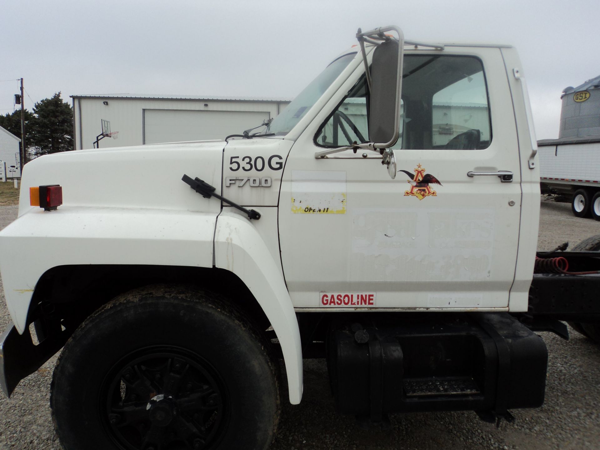 1992 Ford F700 single axle semi, 96,000 miles, 429 gas V-8, Allison Automatic, air brakes - Image 10 of 10