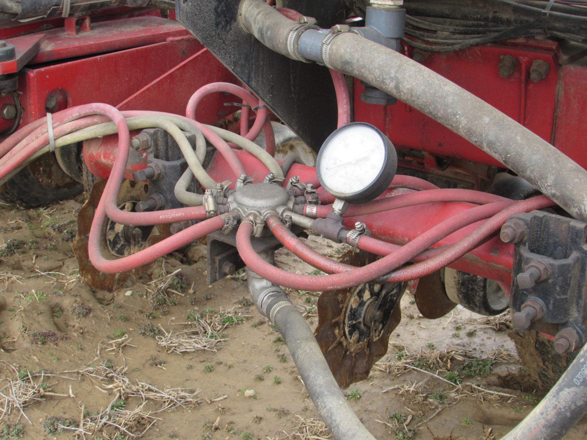 12 Row White 6180 Planter, no till, 12x30", liquid fertilizer, spike/rubber closing wheels, keeton - Image 14 of 16