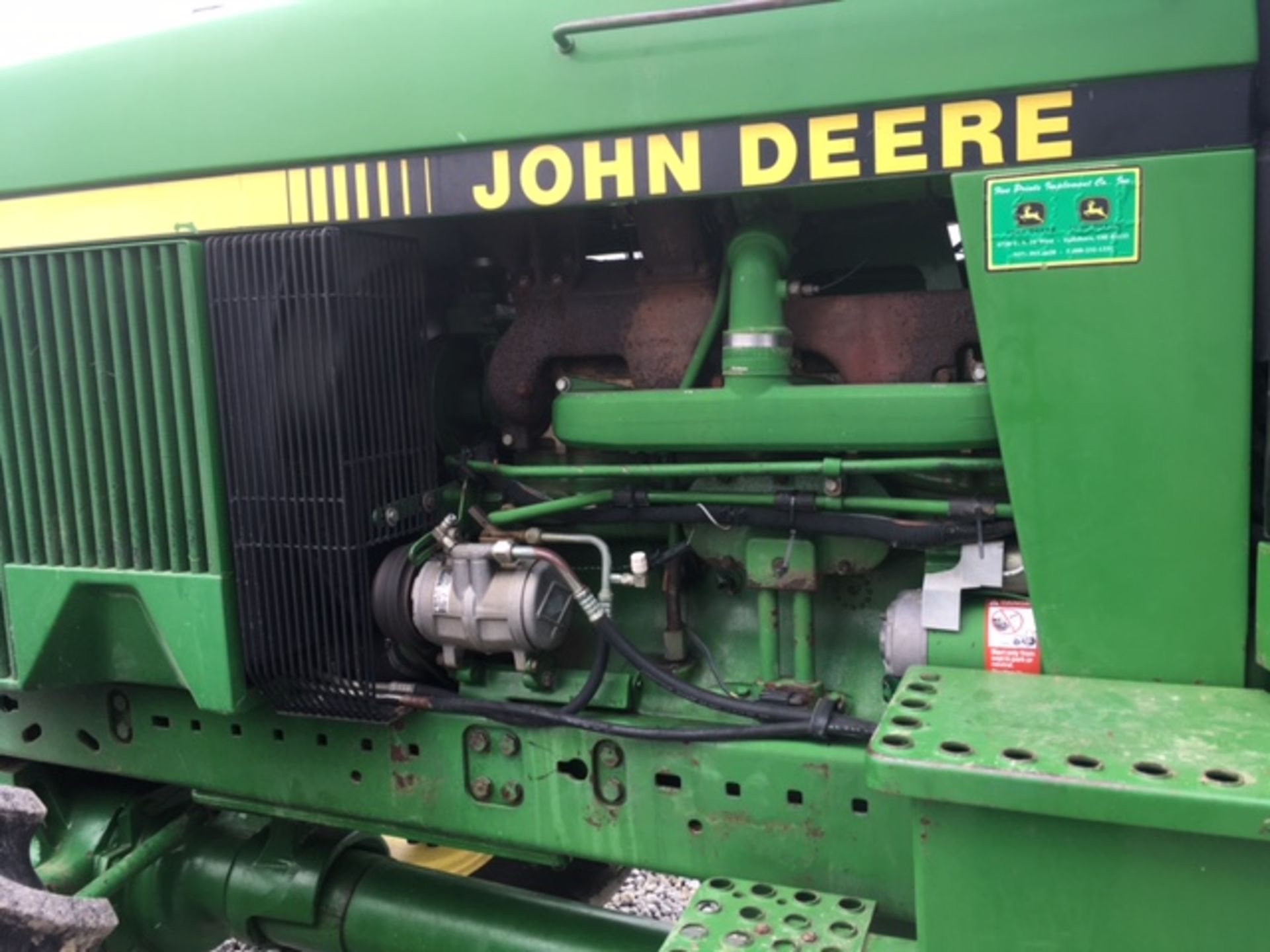 John Deere 4555 Tractor, MFWD, weights, duals, 15 speed powershift, 3pt., 3 hyd. remotes, big 1000 - Image 4 of 13