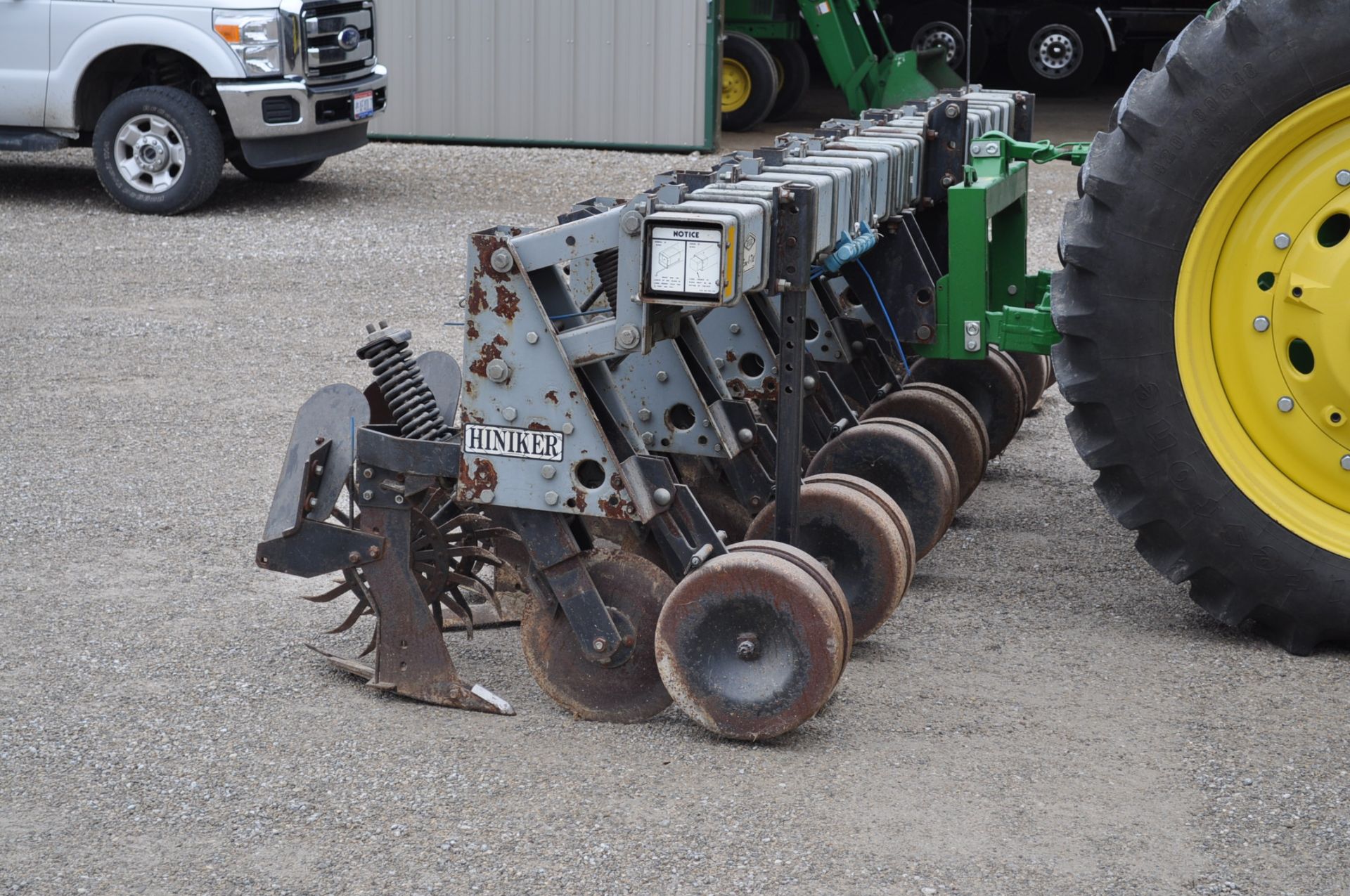 1994 Hiniker Econ-O-till no till row crop cultivator/ridge tiller, 6 row, 3 point hitch, paralell