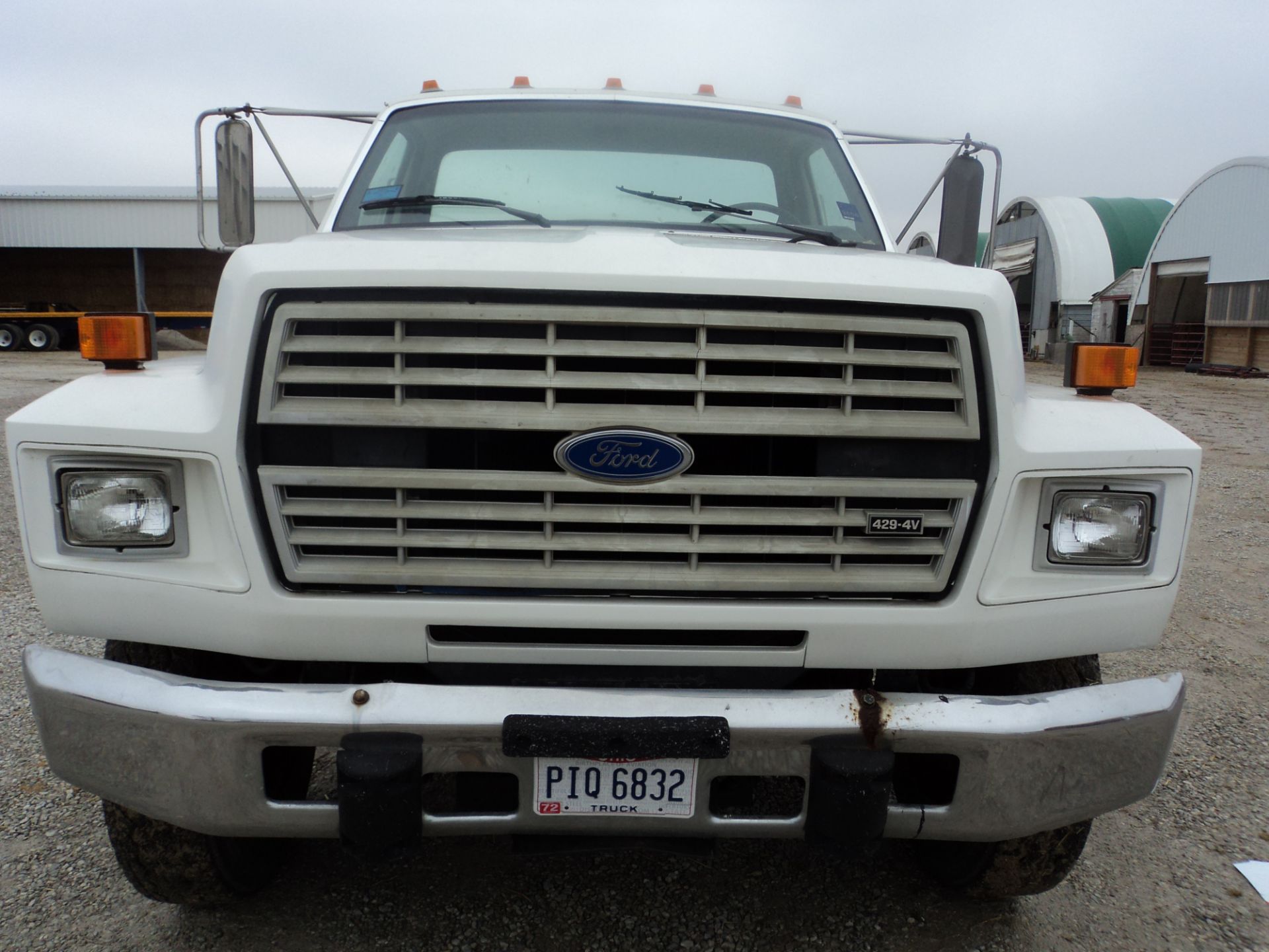 1992 Ford F700 single axle semi, 96,000 miles, 429 gas V-8, Allison Automatic, air brakes