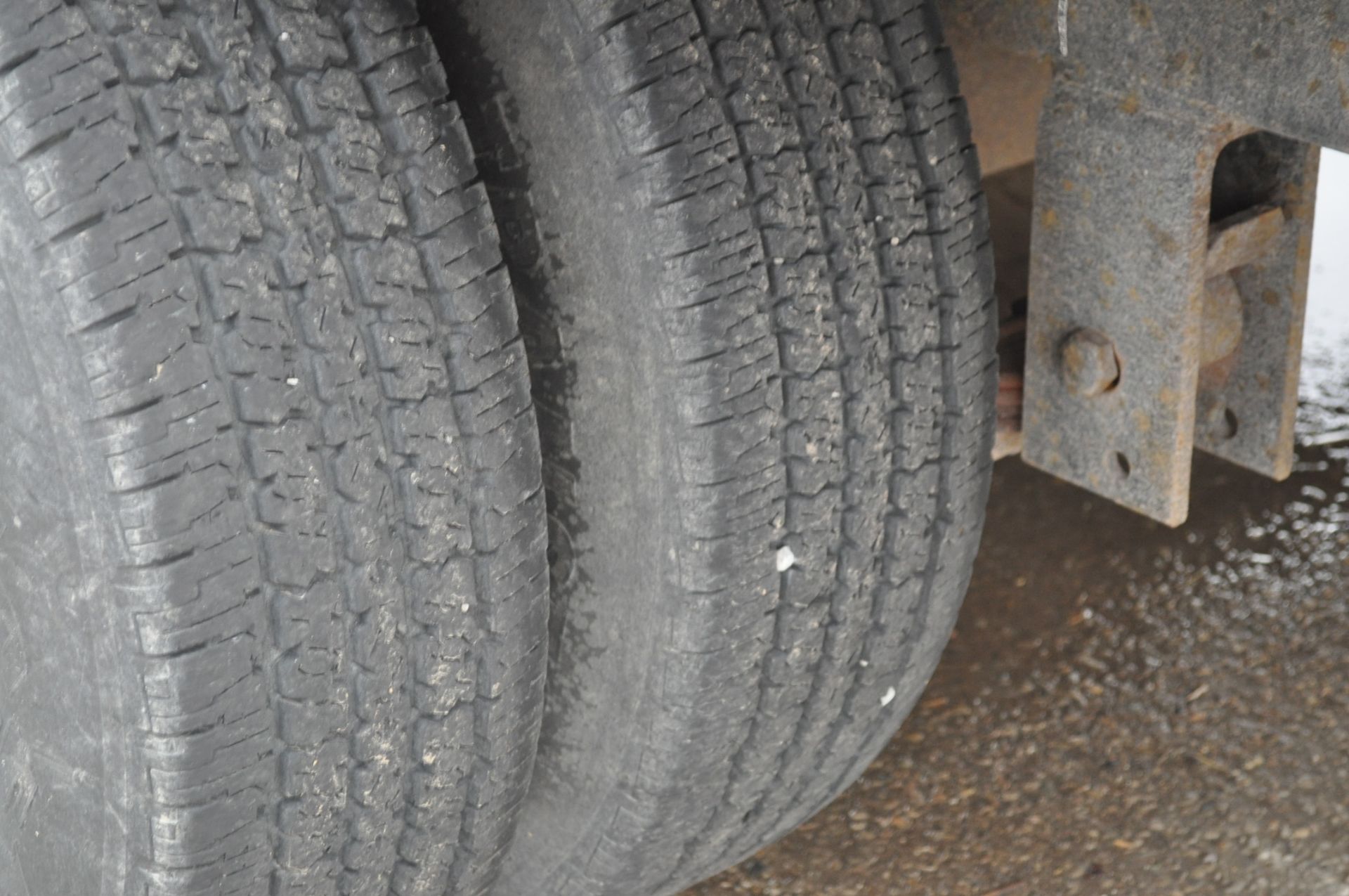 1979 Clymer 26' Gooseneck flatbed trailer, steel floor, tandem axle, dual wheels, 9.50-16.5 tires - Image 10 of 10