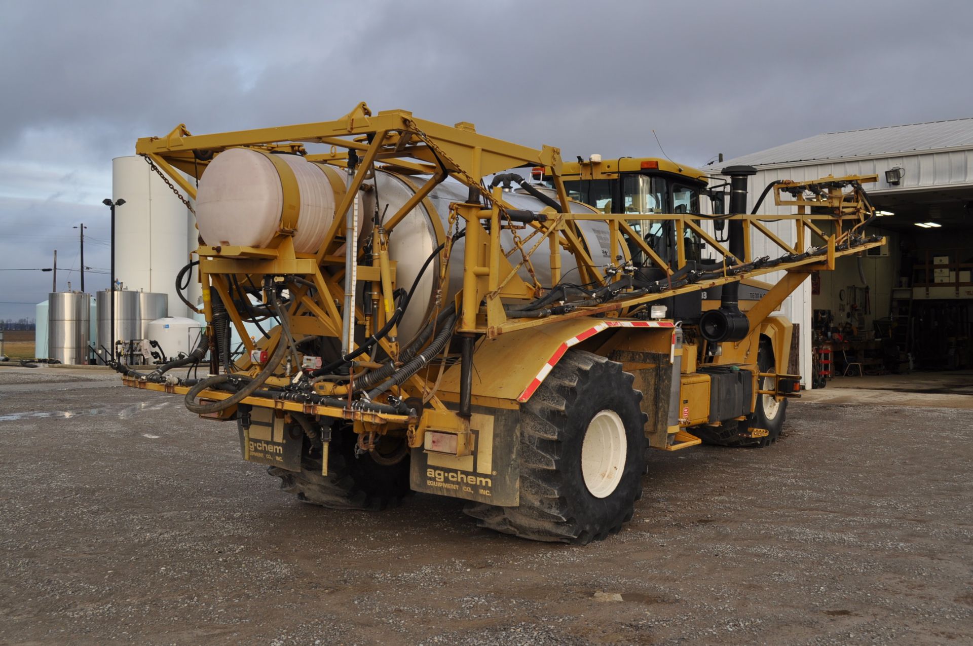 2001 Terra-Gator 8103, 1,800 gal. SS tank, 85’ booms, 30” nozzles, Raven Viper Pro, Smart Trax, - Image 4 of 13