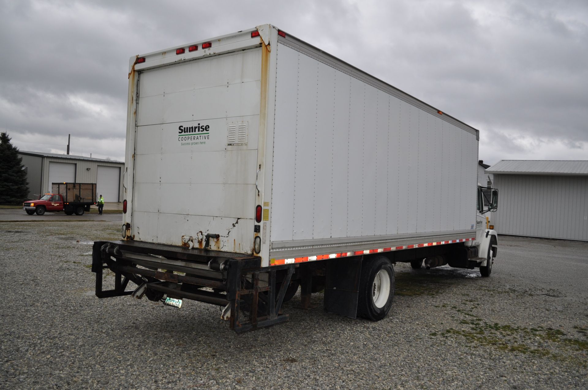 1997 Freightliner FL-60, Mickey 25’ box w/ lift gate, 25,000 GVW, Cummins 5.9, 5-speed, spring-ride, - Image 5 of 23