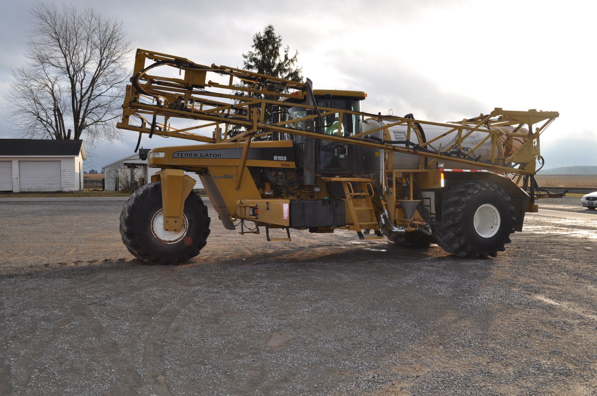 2001 Terra-Gator 8103, 1,800 gal. SS tank, 85’ booms, 30” nozzles, Raven Viper Pro, Smart Trax, - Image 2 of 13