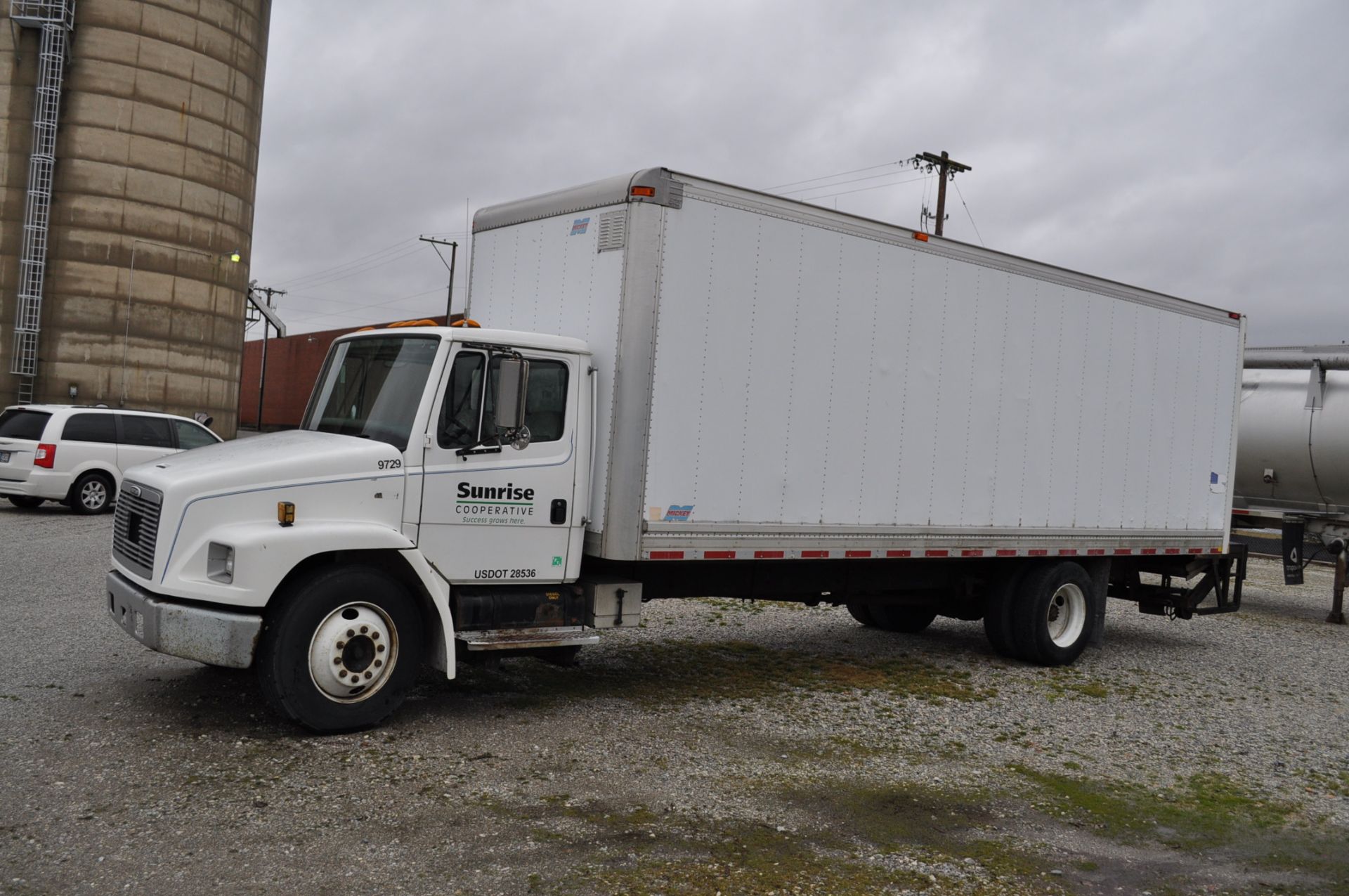 1997 Freightliner FL-60, Mickey 25’ box w/ lift gate, 25,000 GVW, Cummins 5.9, 5-speed, spring-ride, - Image 2 of 23