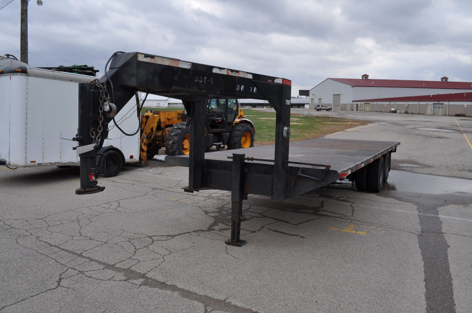 1979 Clymer 26' Gooseneck flatbed trailer, steel floor, tandem axle, dual wheels, 9.50-16.5 tires