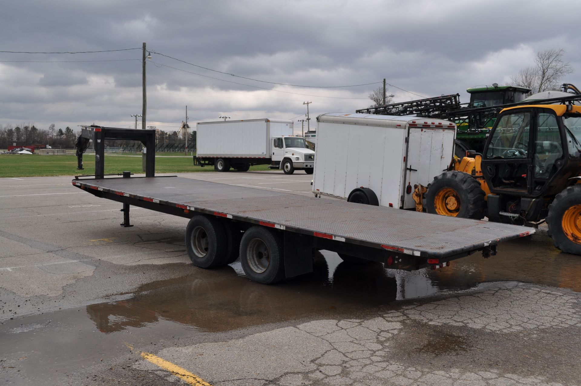 1979 Clymer 26' Gooseneck flatbed trailer, steel floor, tandem axle, dual wheels, 9.50-16.5 tires - Image 2 of 10