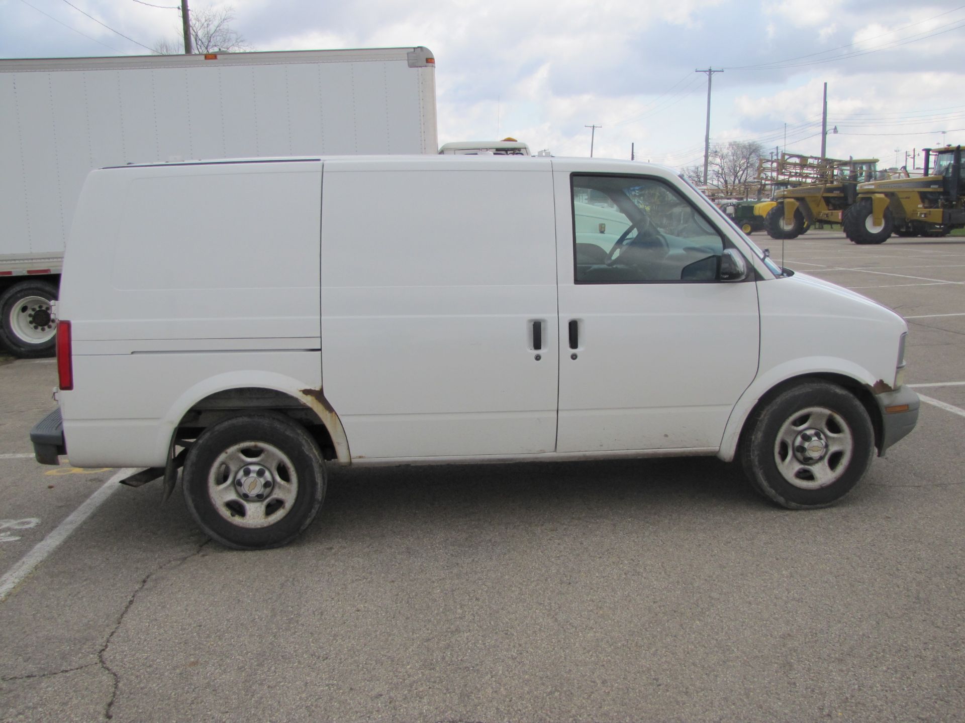 2004 Chevy Astro cargo van, 358,920 miles, 2wd, gas, auto, power windows, power locks - Image 6 of 19