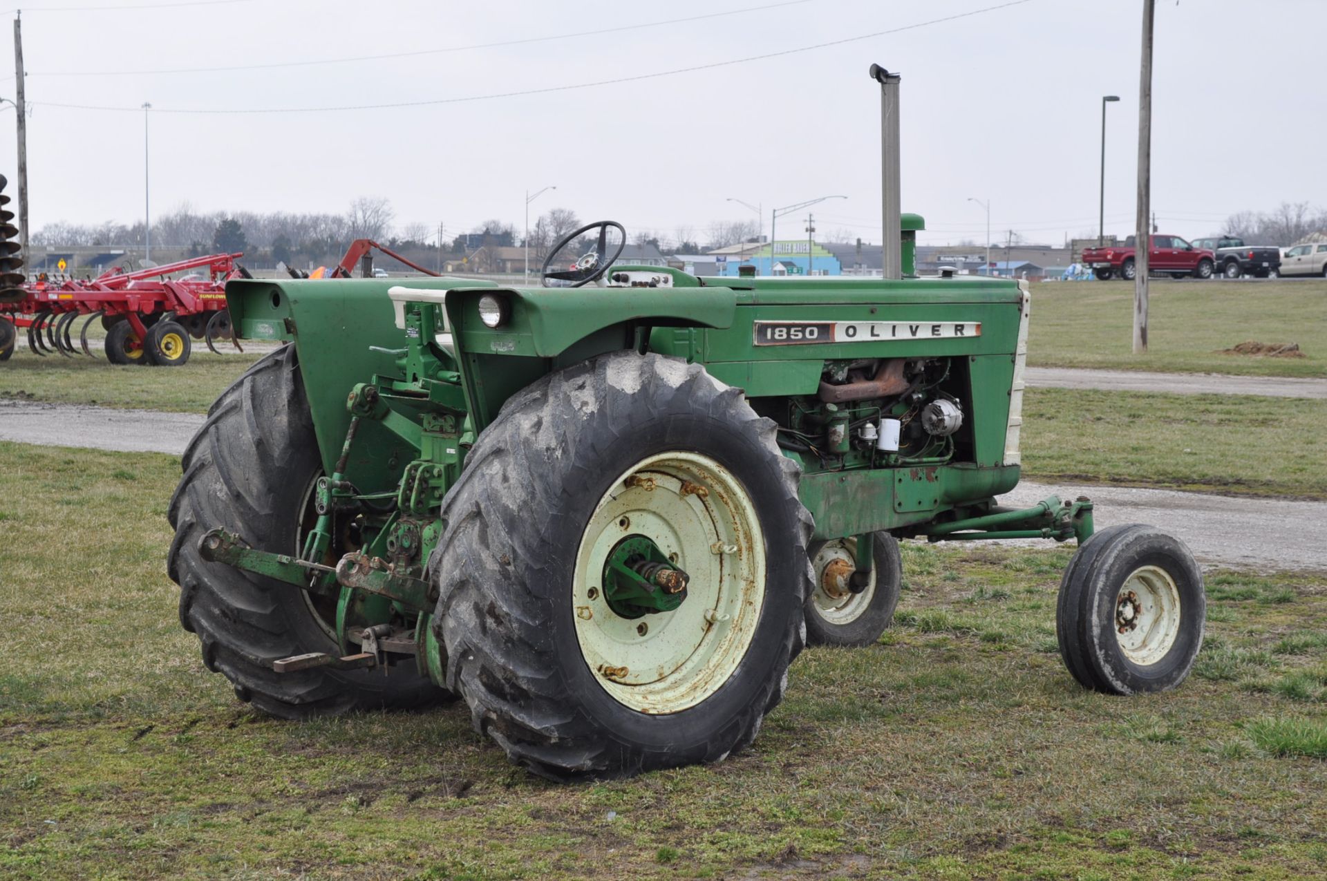 Oliver 1850 tractor, shows 4509 hours, diesel, wide front, 3pt, 540 pto, 1 remote, 9.5L-15 front, - Image 5 of 17