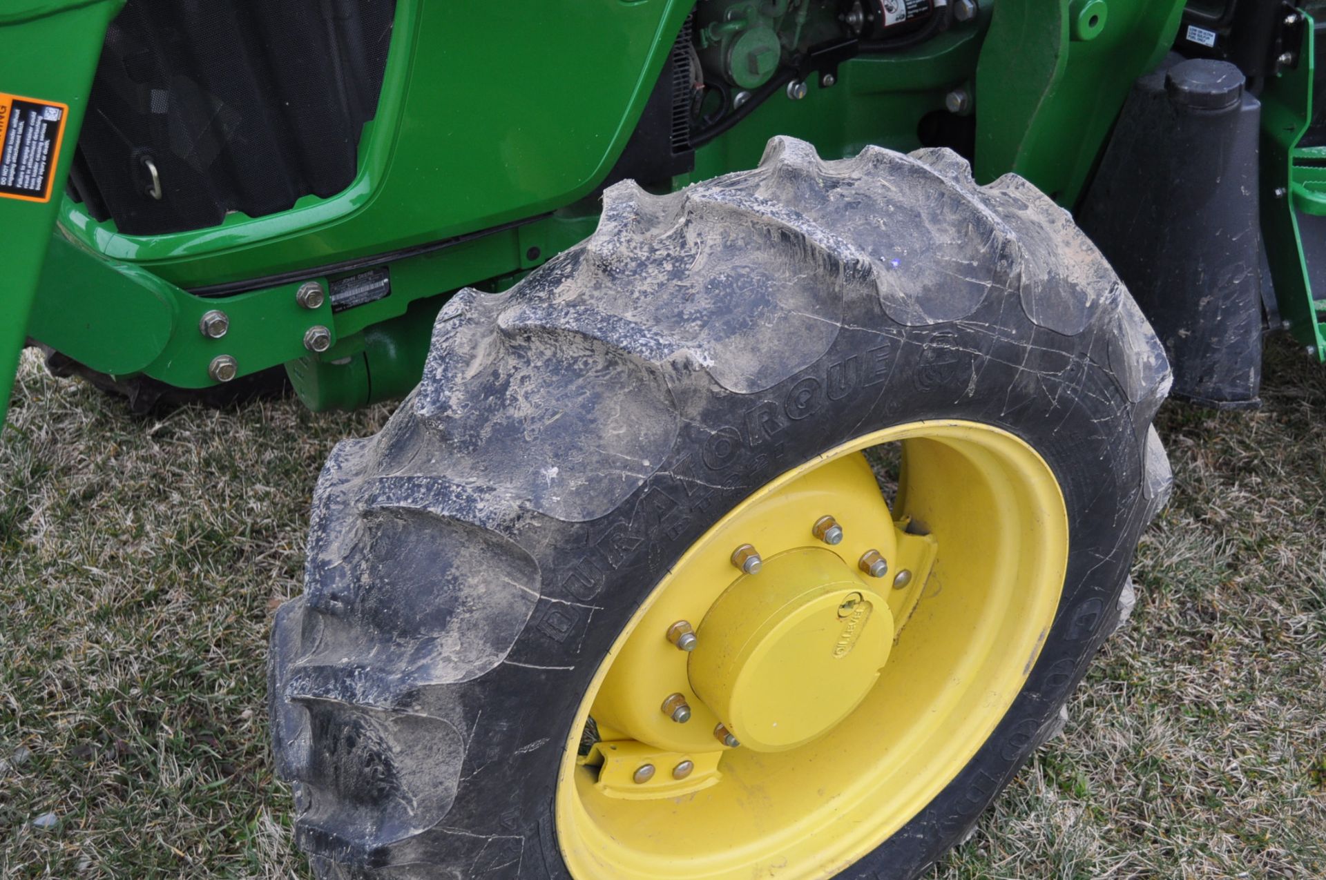 2013 John Deere 5075 M tractor, MFWD, 16.9-30 rear, 11.2-24 front, power reverser, 2 hyd - Image 8 of 21