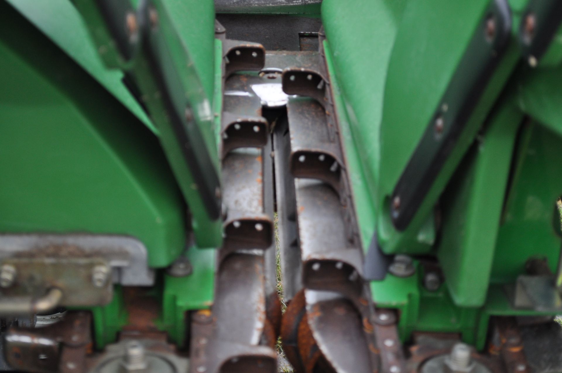 2008 John Deere 608 C corn head, hyd deck plates, knife rolls, stalk stompers, light pkg, row - Image 14 of 14