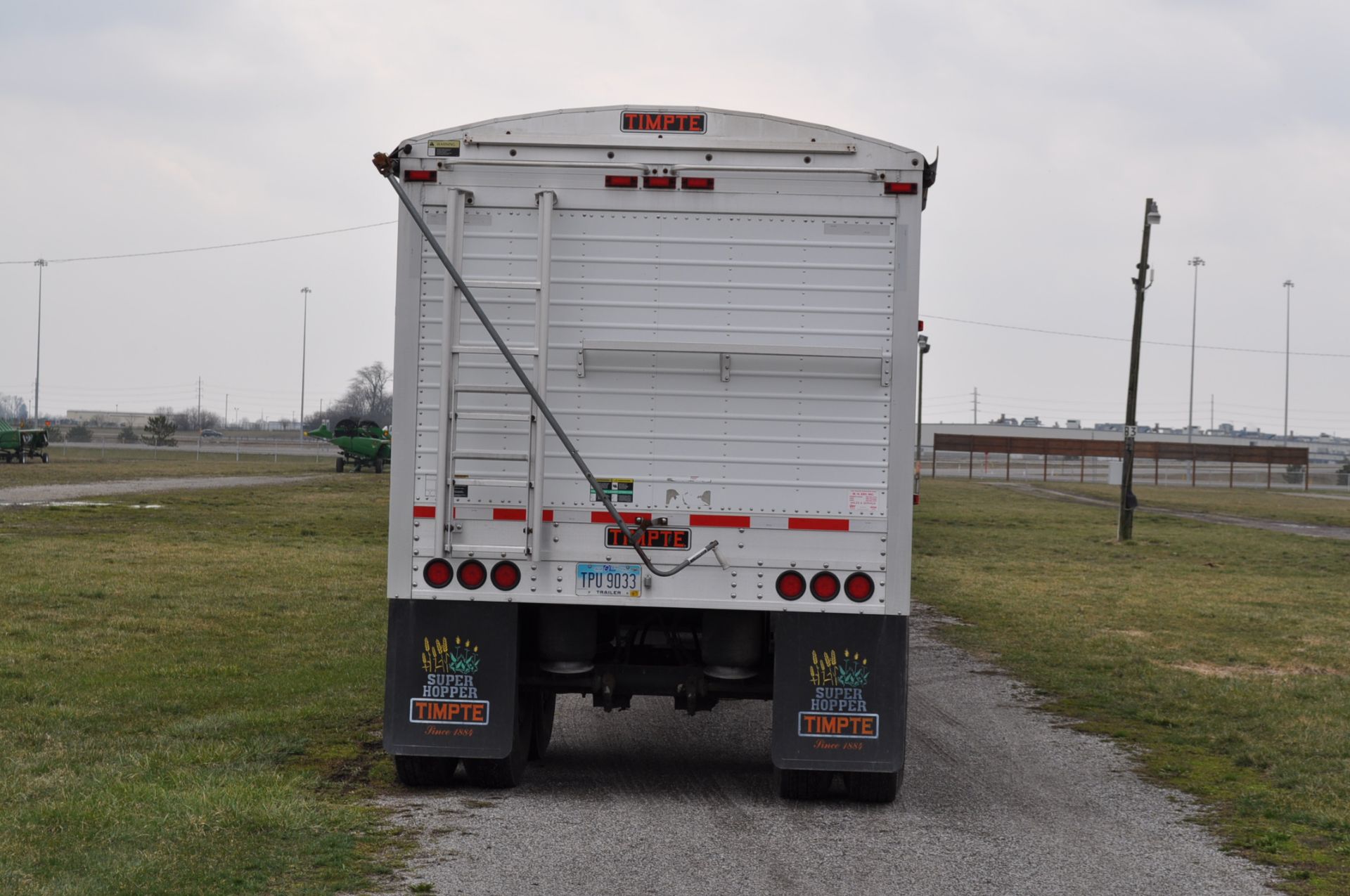 2012 96” x 72” x 40’ Timpte grain trailer, air ride, alum wheels, Ag Hoppers, new roll tarp, all new - Image 4 of 18