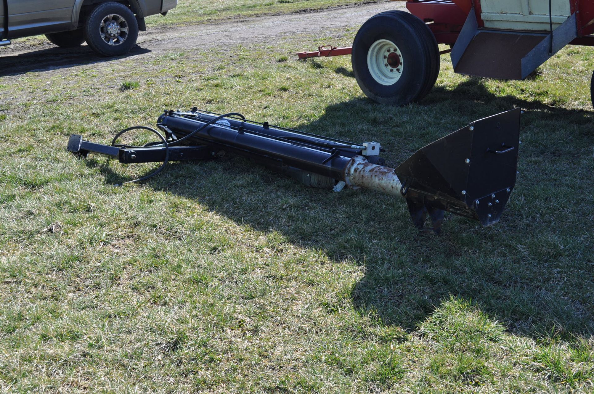 Unverferth folding seed auger, 6" steel cupped flighting, 17' long, hyd drive - Image 2 of 6