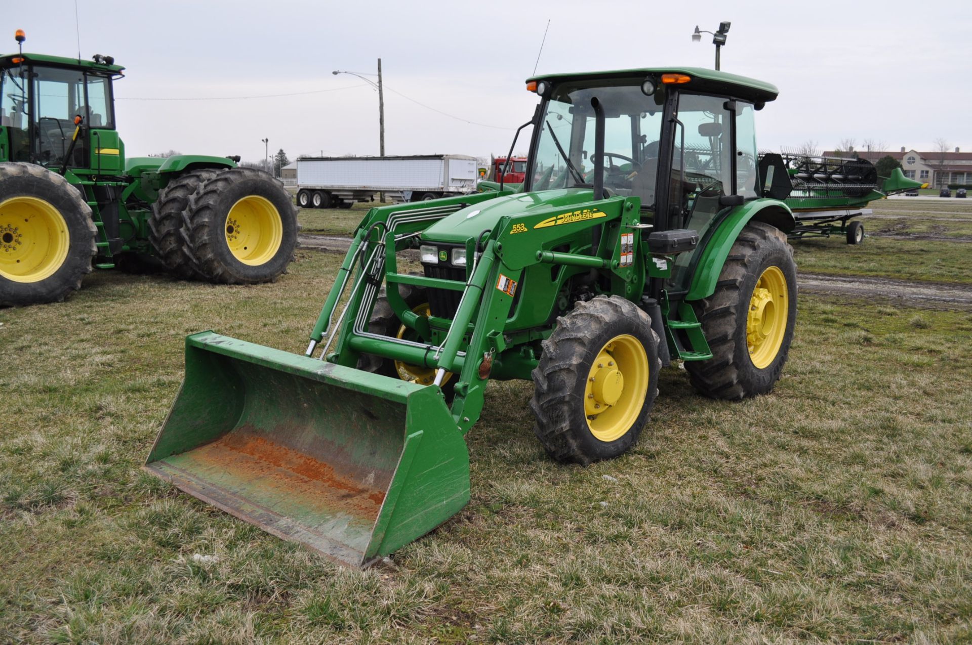 2013 John Deere 5075 M tractor, MFWD, 16.9-30 rear, 11.2-24 front, power reverser, 2 hyd