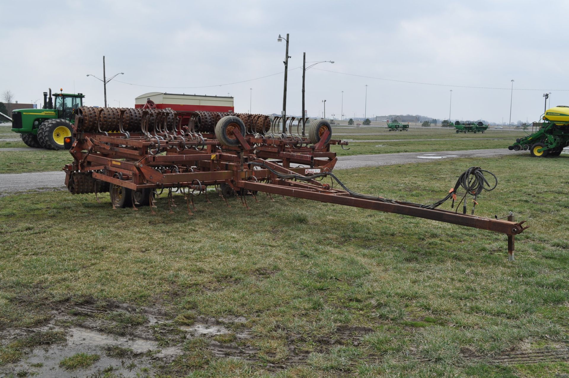 30’ Remlinger RT600 field cultivator, flat fold, S tine shanks, notched packer wheel - Image 6 of 11