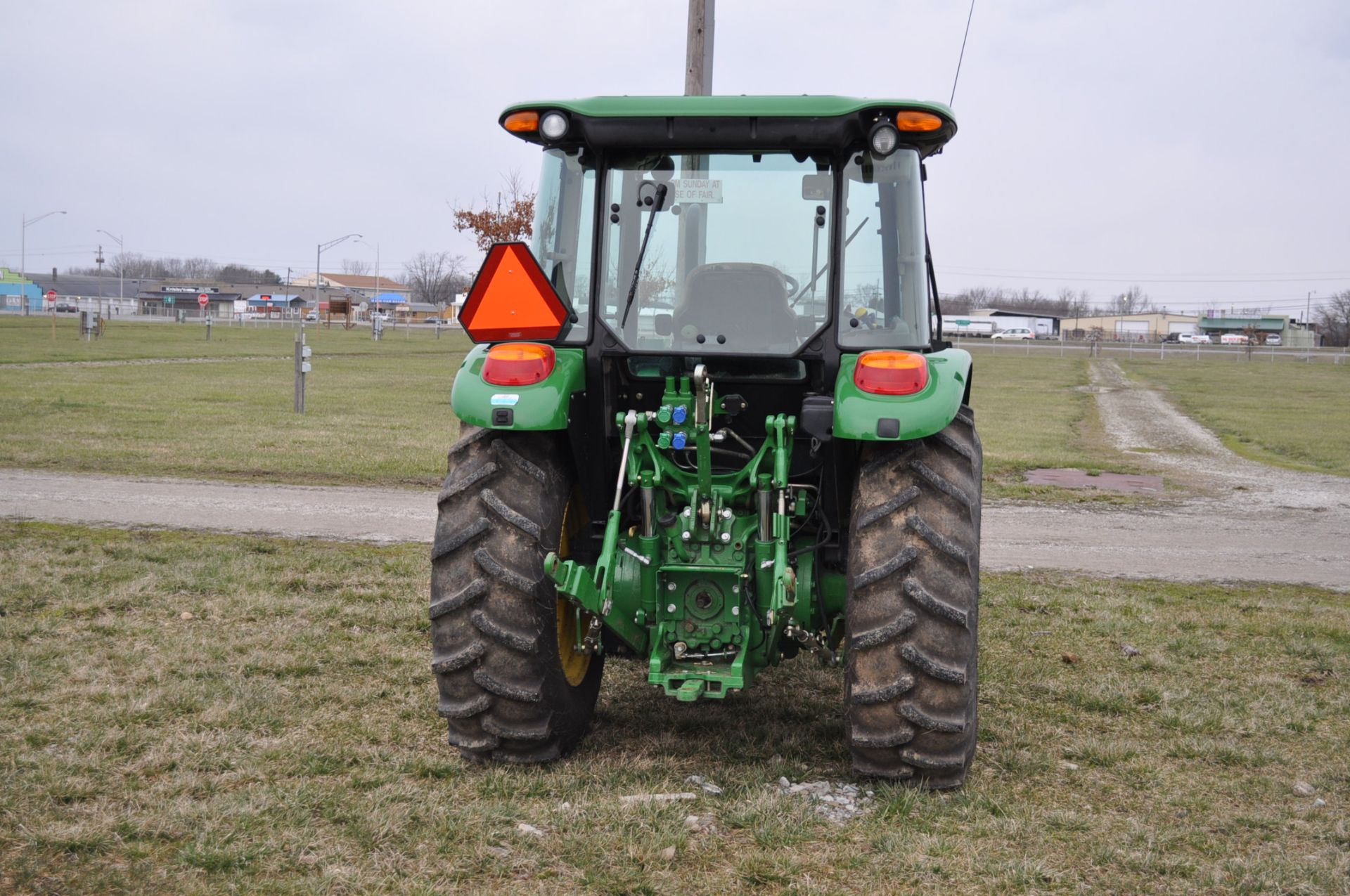 2013 John Deere 5075 M tractor, MFWD, 16.9-30 rear, 11.2-24 front, power reverser, 2 hyd - Image 4 of 21
