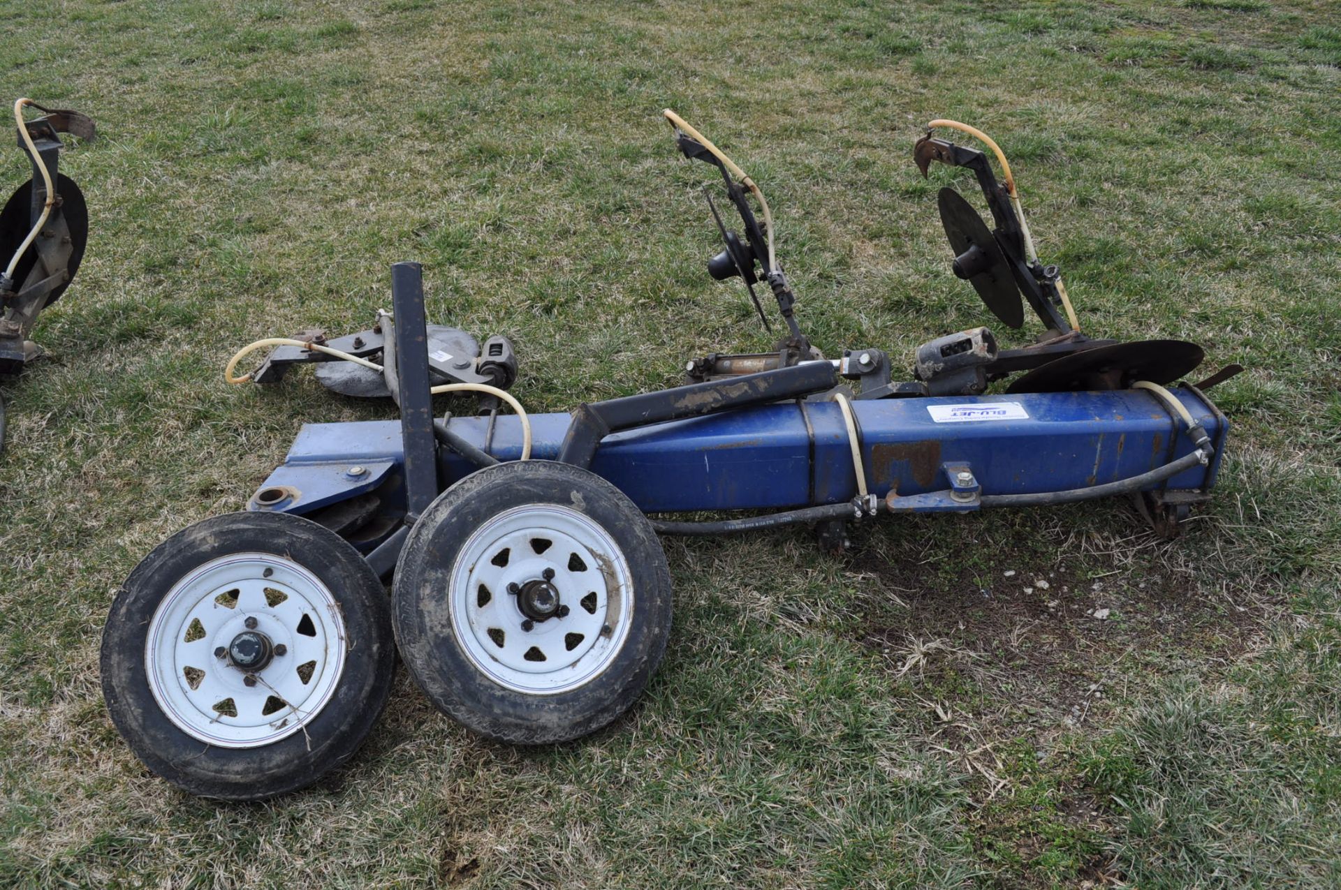 Blue Jet AT4600 28% Applicator w/Jet Stream Injection, 16 row currently can go up to 24 row - Image 12 of 12