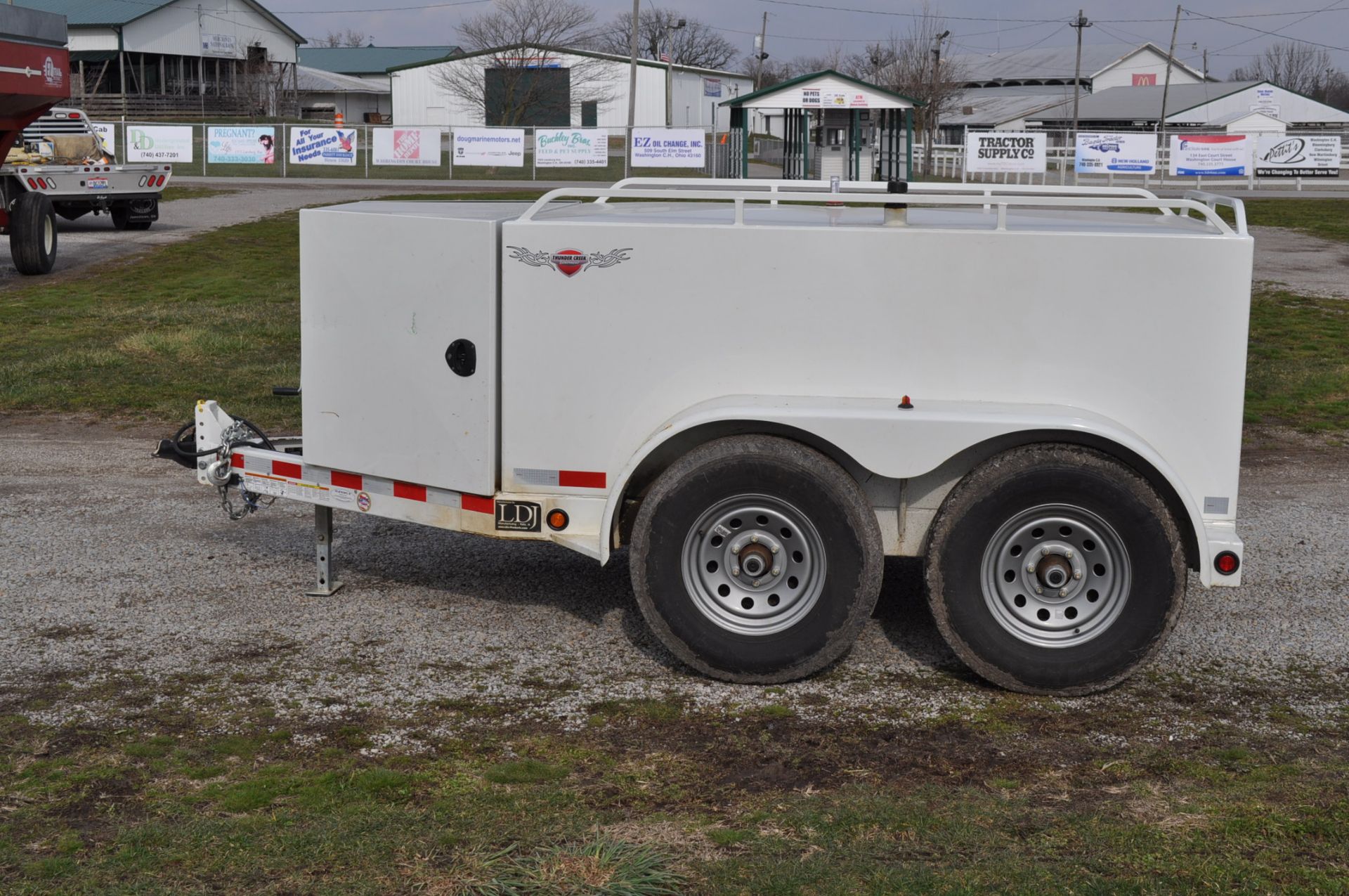 Thunder Creek ADT 750 tandem axle 750 gallon fuel trailer, GPI pump, retractable hose reel, bumper - Image 2 of 10
