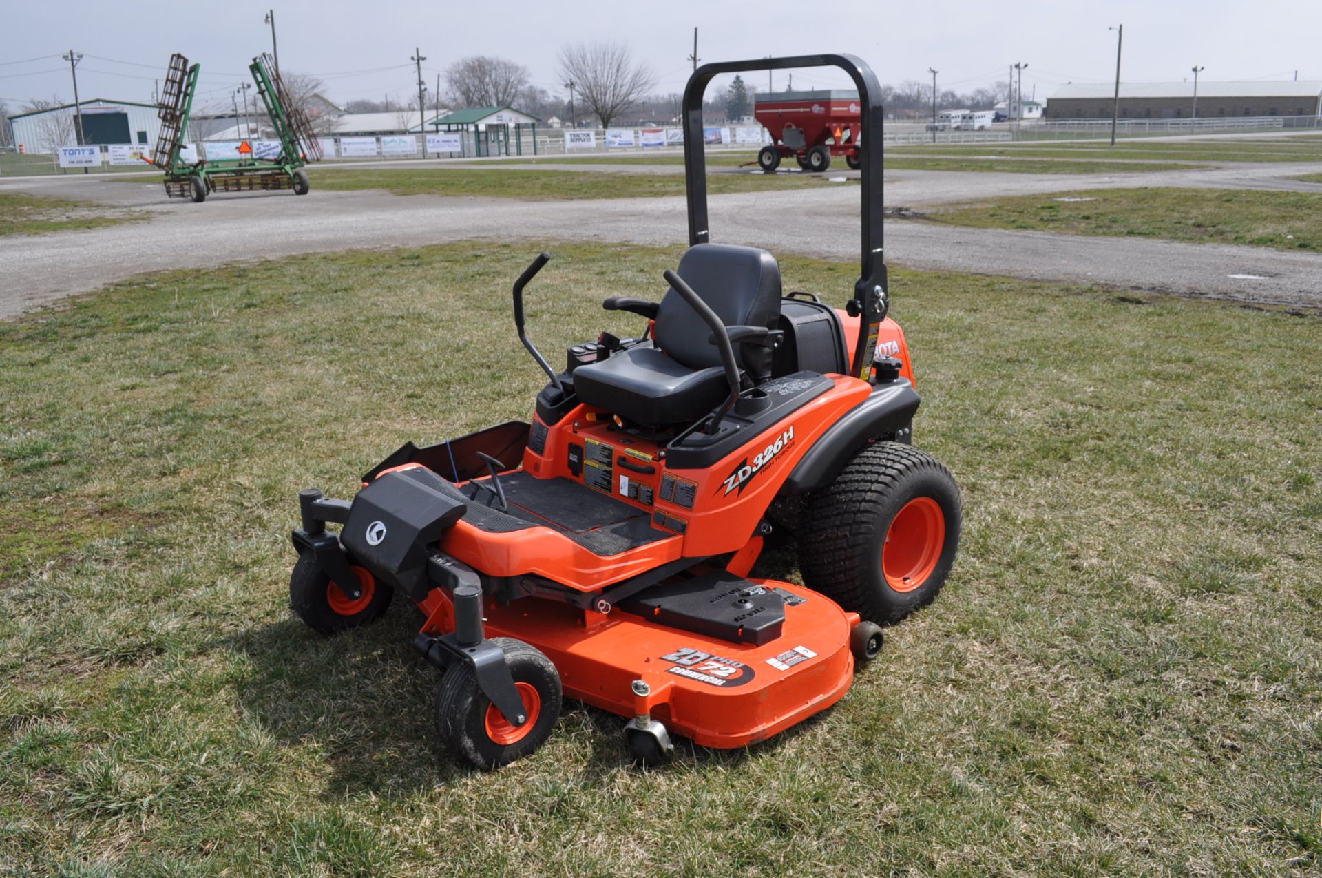 Kubota ZD326H Zero-Turn mower, high torque, 9 hrs, 72” commercial deck, diesel