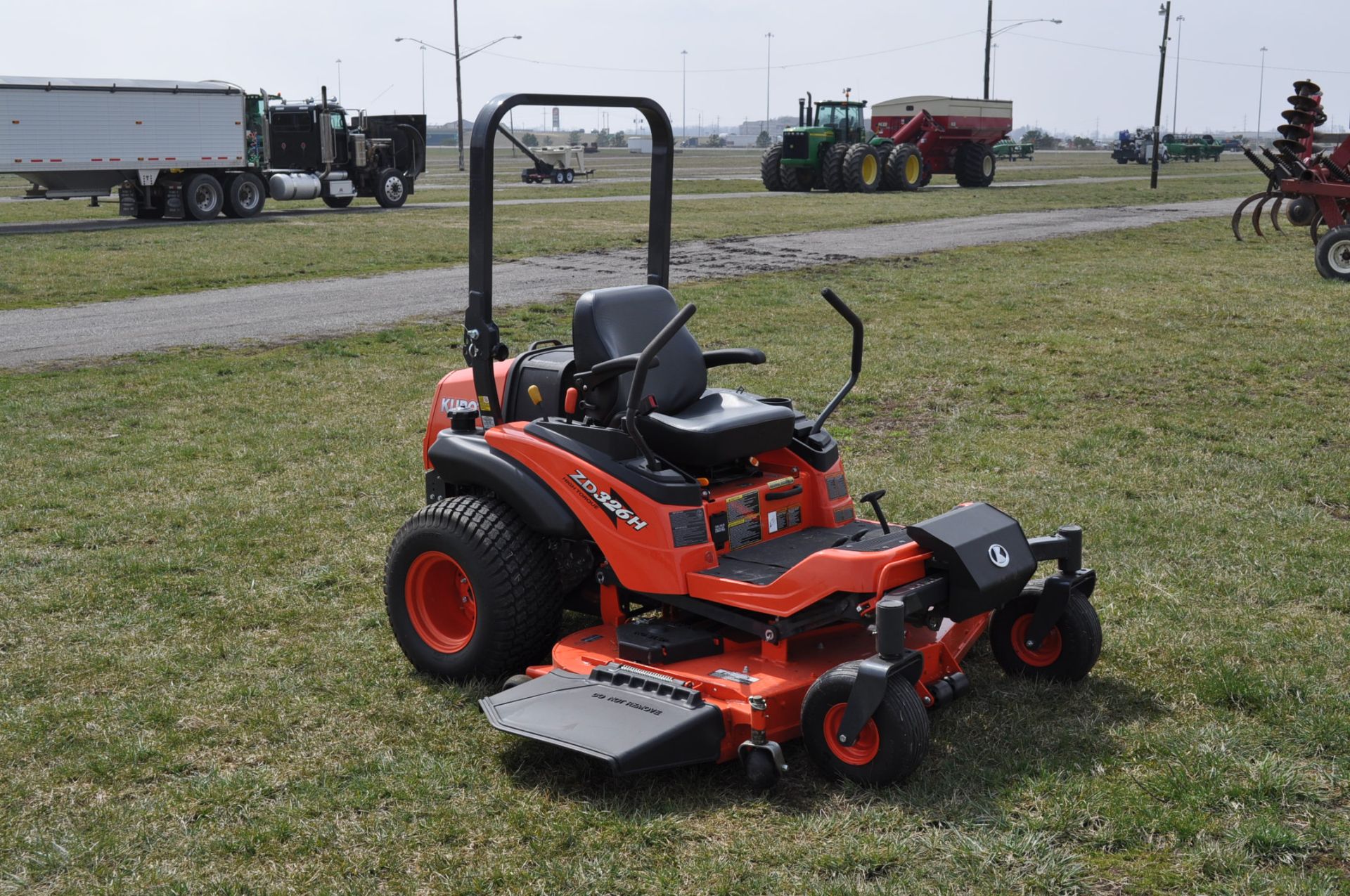 Kubota ZD326H Zero-Turn mower, high torque, 9 hrs, 72” commercial deck, diesel - Image 7 of 14