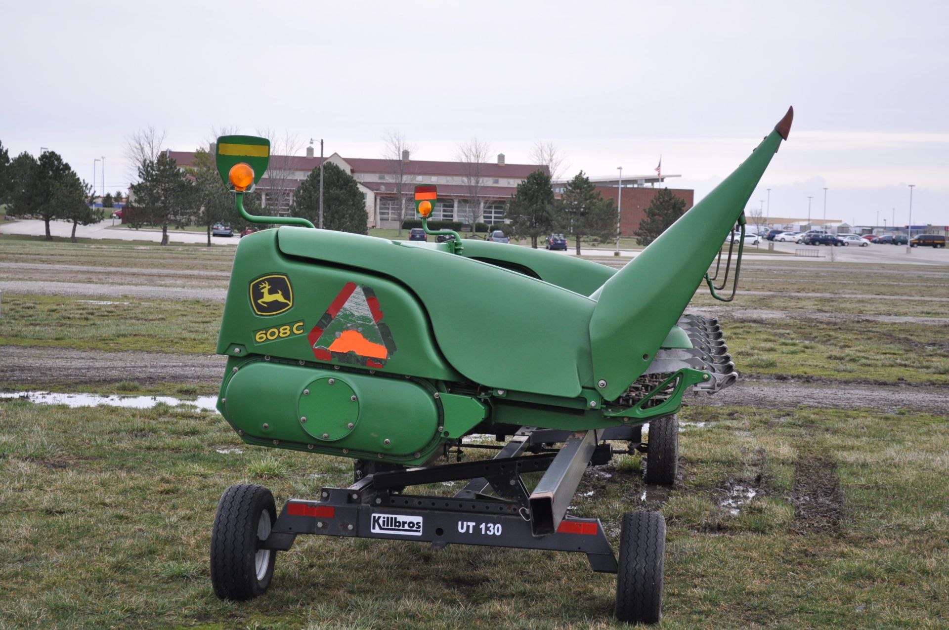 2008 John Deere 608 C corn head, hyd deck plates, knife rolls, stalk stompers, light pkg, row - Image 5 of 14