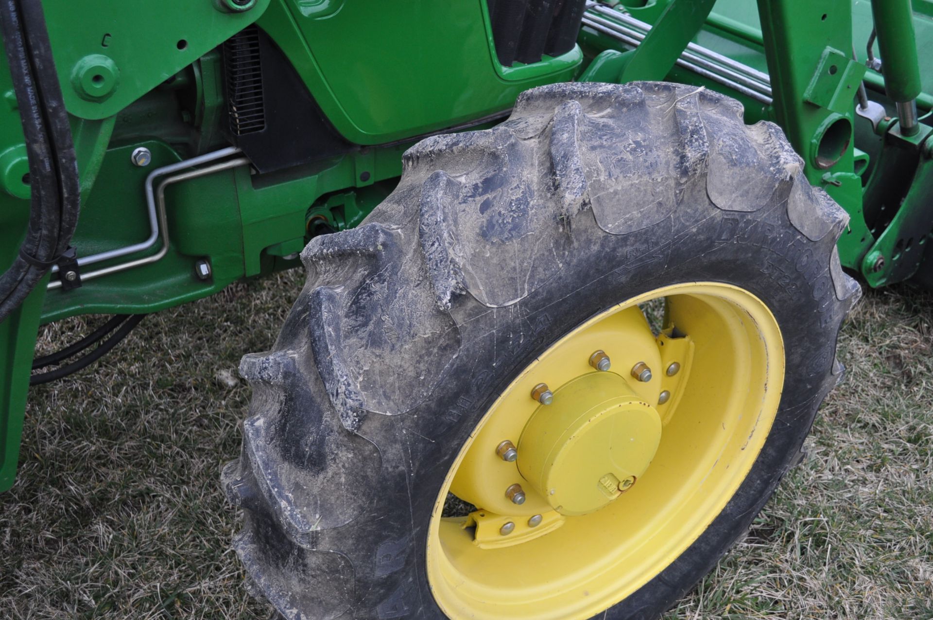 2013 John Deere 5075 M tractor, MFWD, 16.9-30 rear, 11.2-24 front, power reverser, 2 hyd - Image 11 of 21