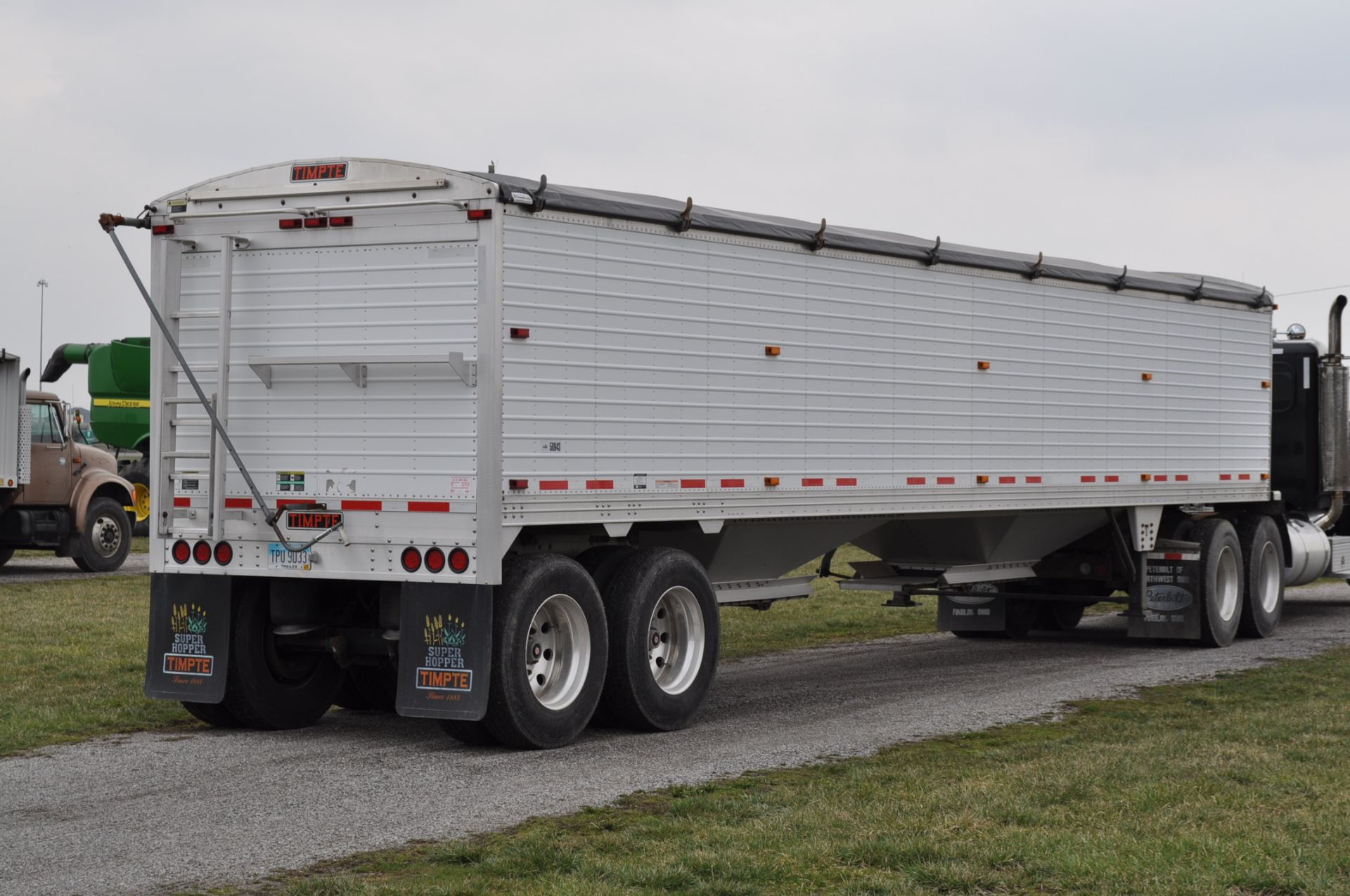 2012 96” x 72” x 40’ Timpte grain trailer, air ride, alum wheels, Ag Hoppers, new roll tarp, all new - Image 5 of 18