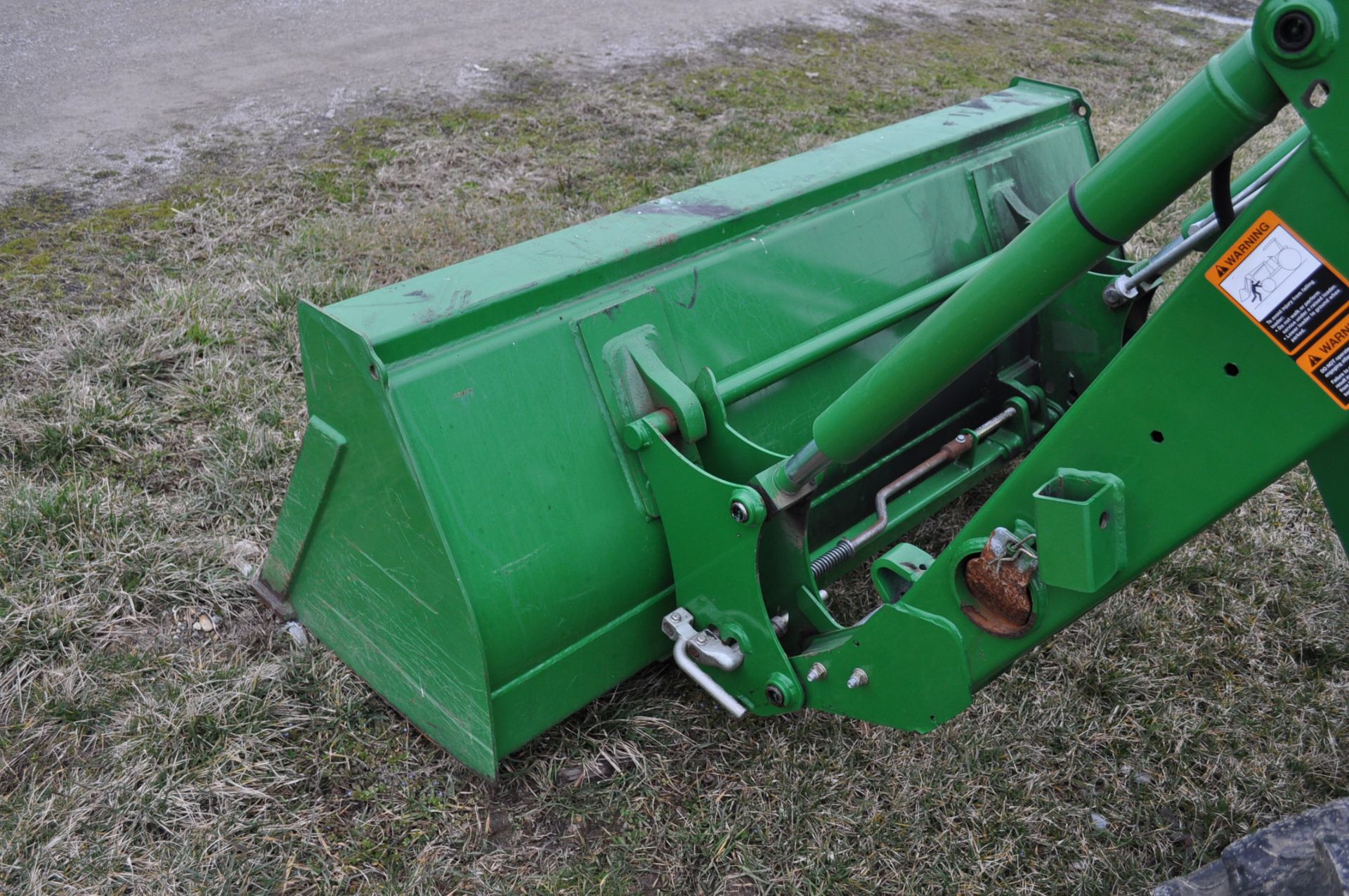 2013 John Deere 5075 M tractor, MFWD, 16.9-30 rear, 11.2-24 front, power reverser, 2 hyd - Image 14 of 21