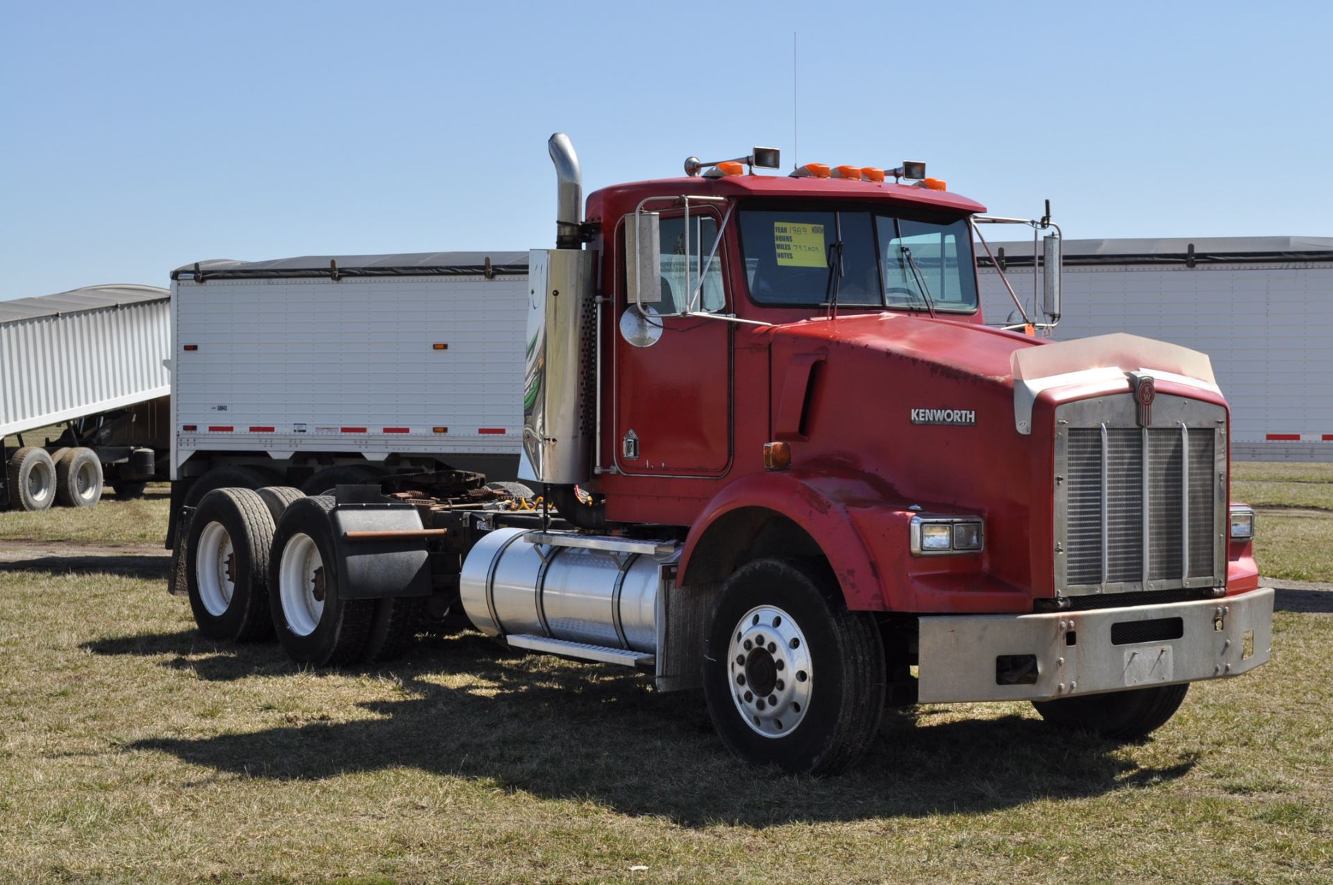 1989 Kenworth Model T800 Semi Tractor, Fuller 9 spd transmission, Cummins 855 engine, 11R-24.5 - Image 6 of 22