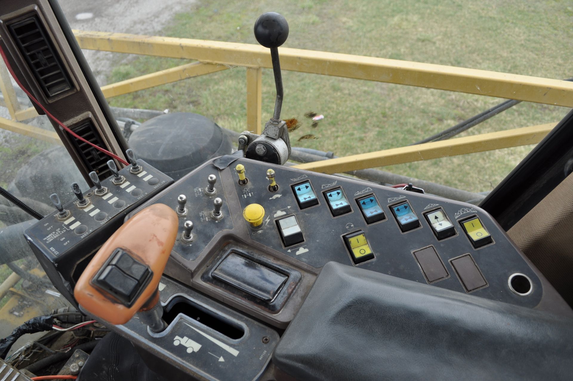 1996 Rogator 854 w/80’ booms, 800 gallon SS tank, 4748 hrs - Image 18 of 20