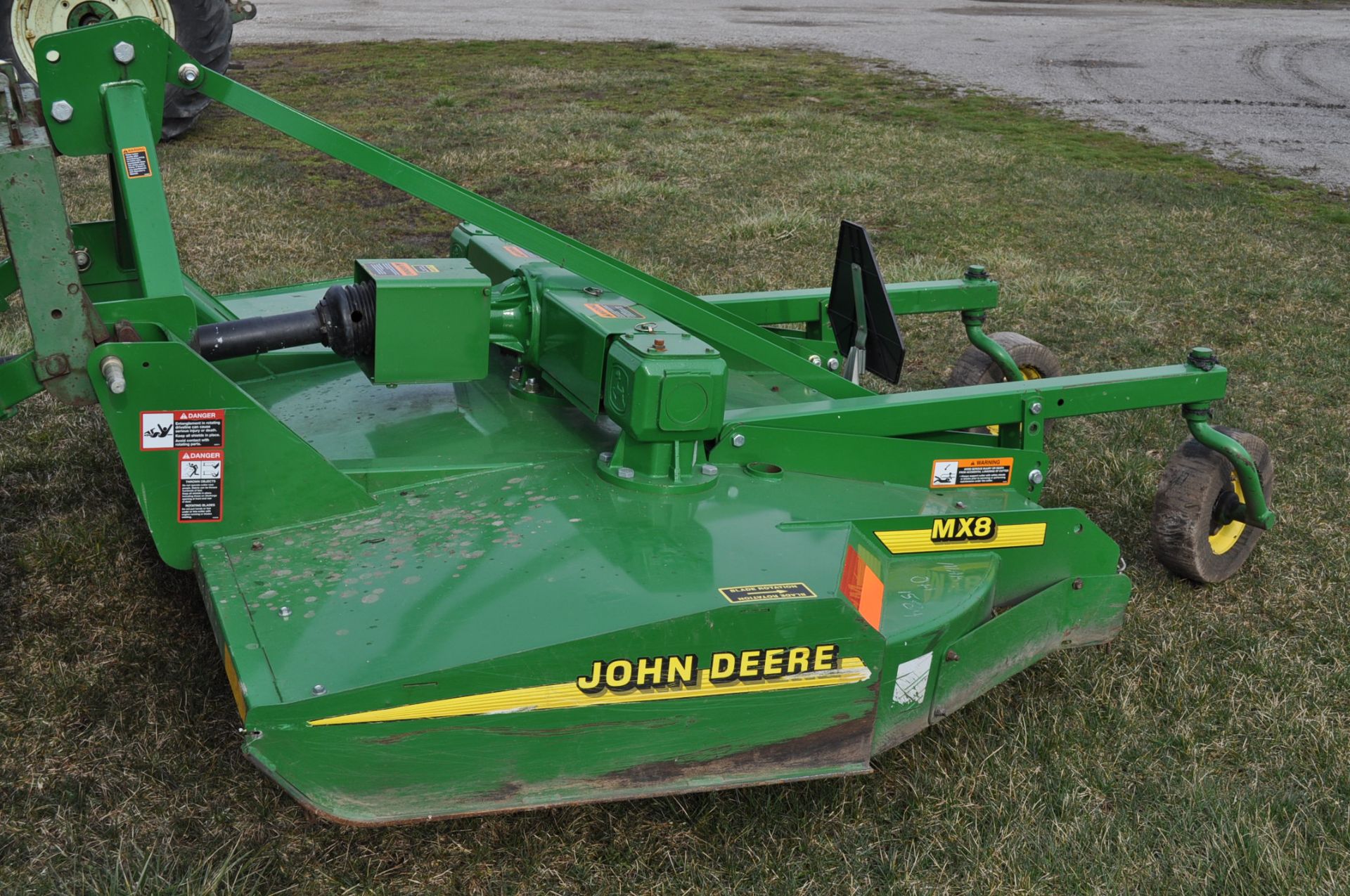 JD MX8 rotary mower, 3 pt, 540 pto, dovetail w/ chains, dual gear boxes, stump jumper