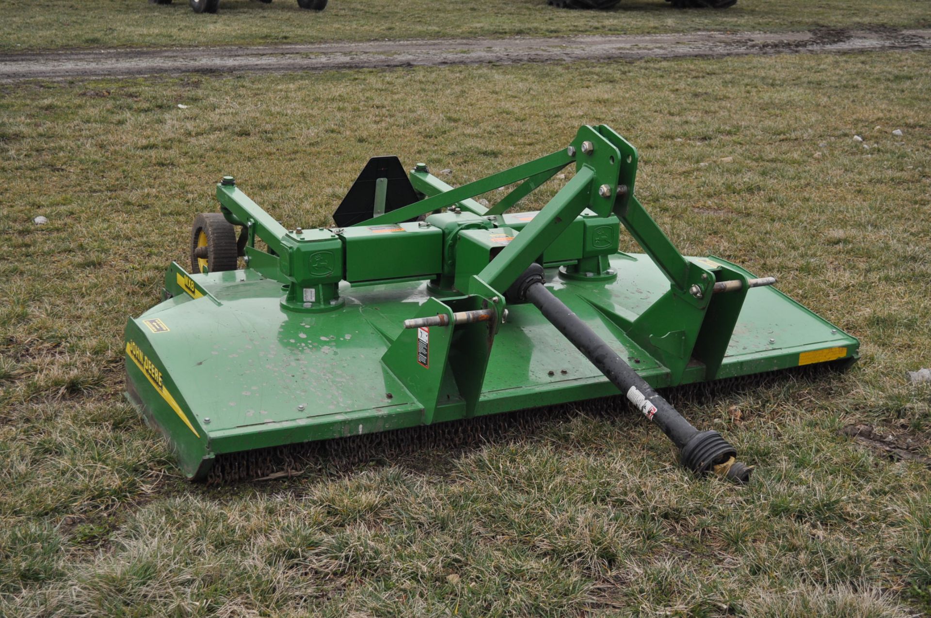 JD MX8 rotary mower, 3 pt, 540 pto, dovetail w/ chains, dual gear boxes, stump jumper - Image 6 of 6