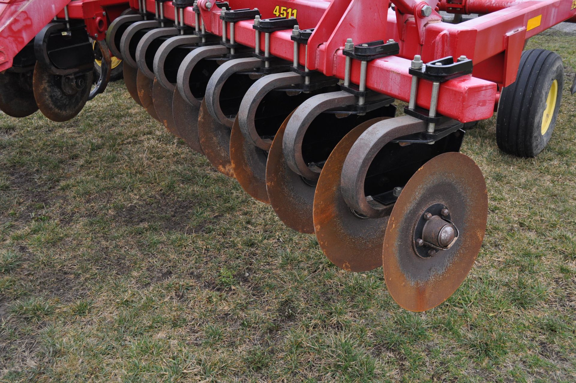 Sunflower 4511-15 disc chisel, front & rear hyd disc gang, less than 2000 acres, walking tandems, SN - Image 12 of 17