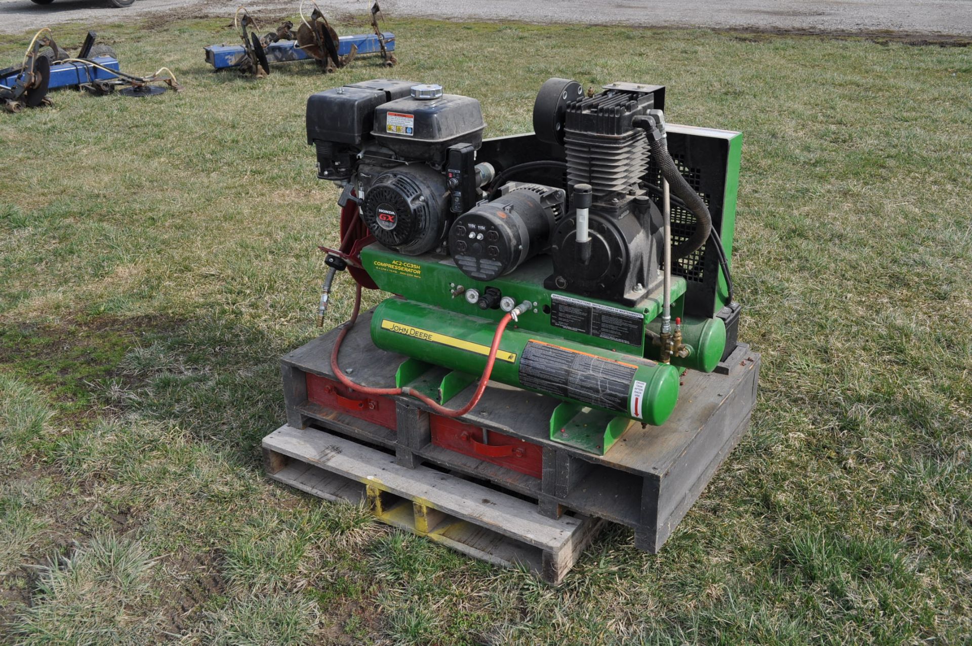 John Deere AC2-CG35H Compresserator, 15.4 CFM @ 175 psi, skid mounted w/ retractable reel - Image 2 of 8