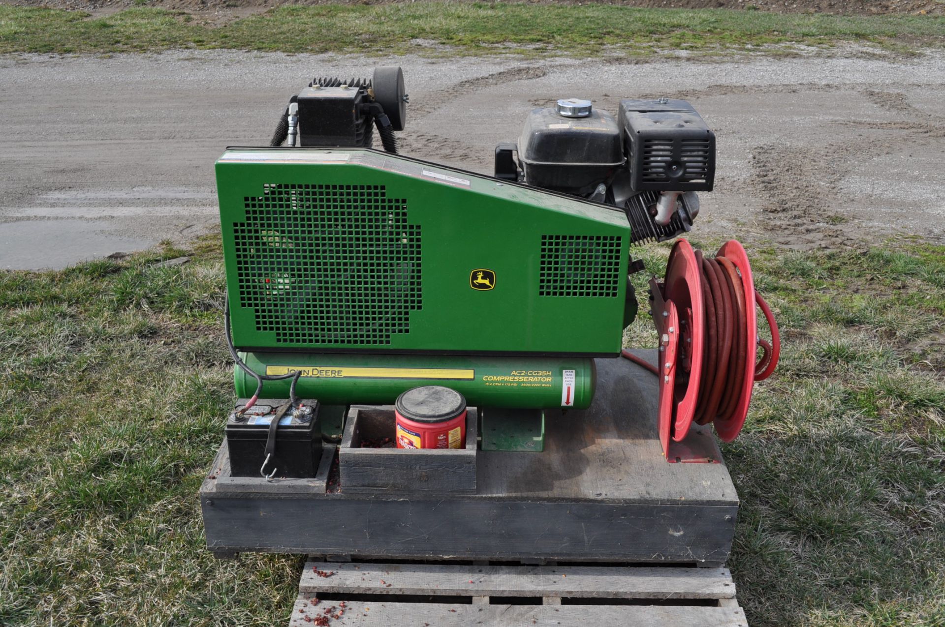 John Deere AC2-CG35H Compresserator, 15.4 CFM @ 175 psi, skid mounted w/ retractable reel - Image 4 of 8