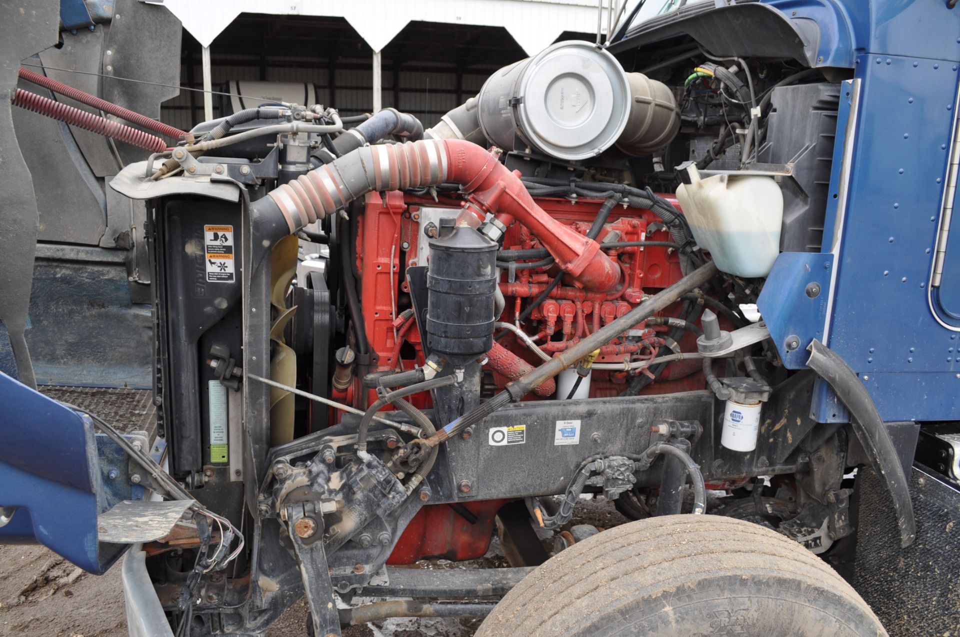 2007 Kenworth T800 semi truck, Cummins ISX engine, 475 Hp, 10-speed Eaton, PTO, day cab, 4 bag air - Image 9 of 12