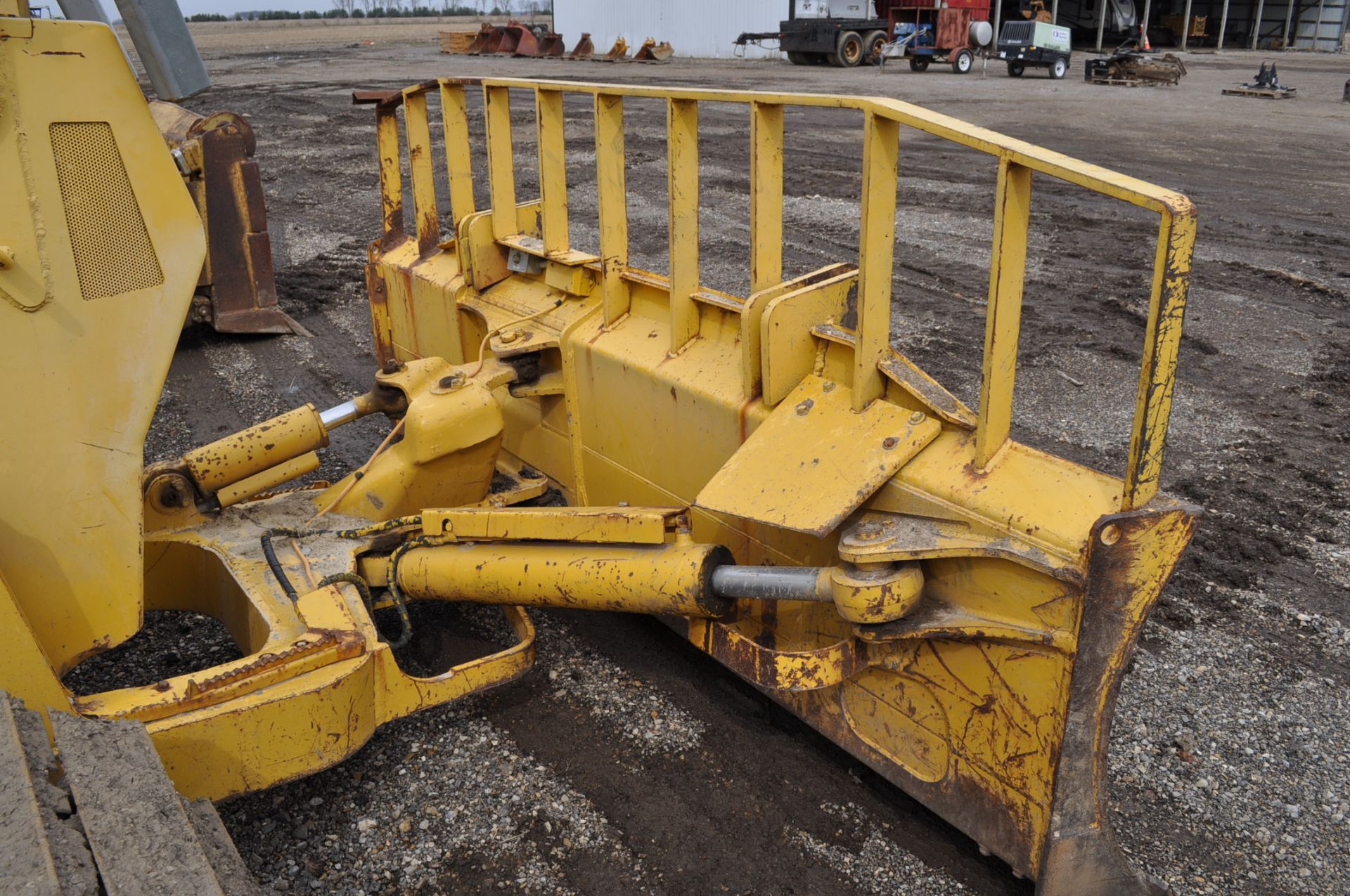 Komatsu D41E-6 Dozer, 6-way angle blade, root rake mount, 20” tracks, laser display, 2,286 hrs, SN - Image 5 of 17