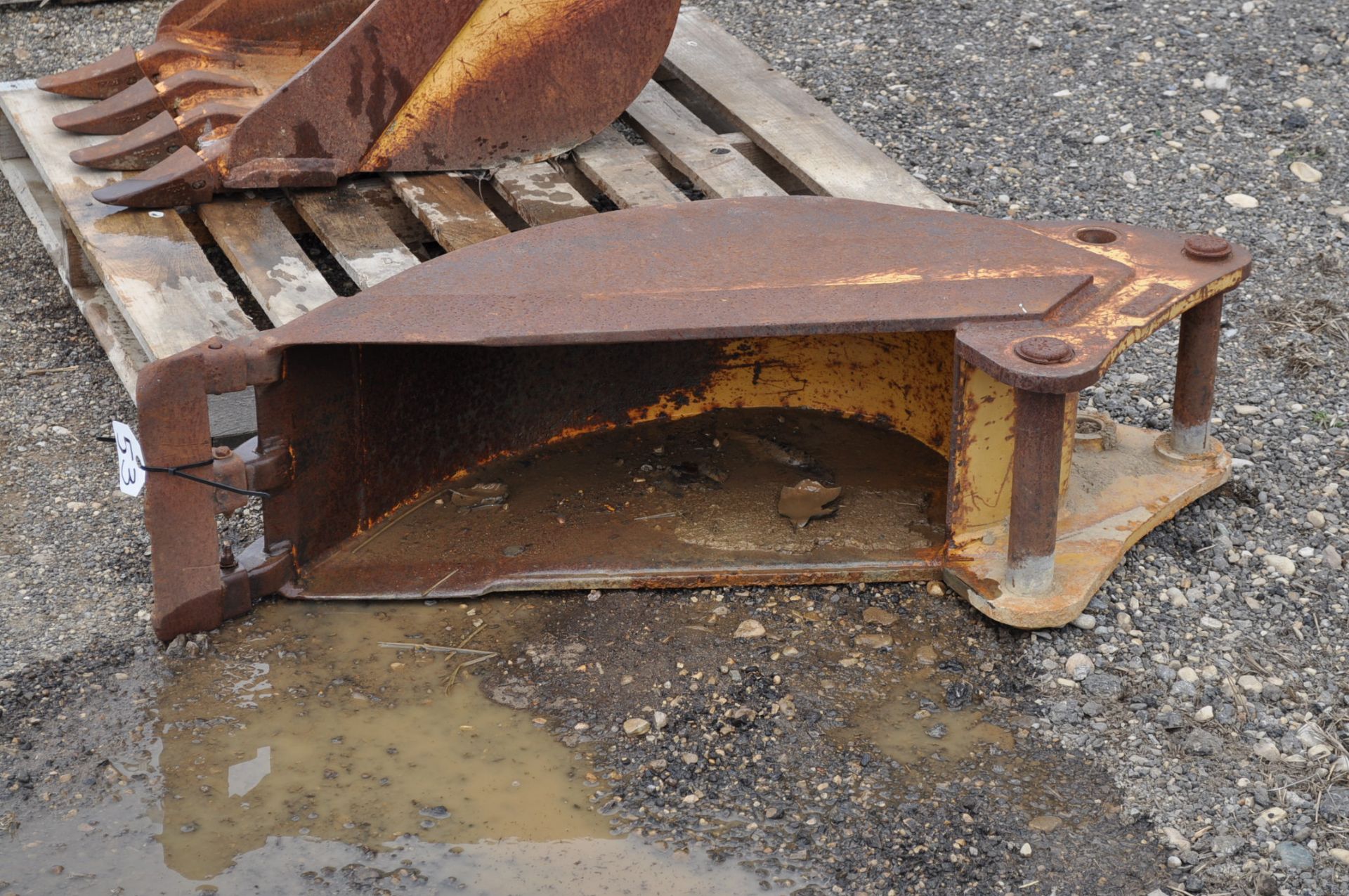 12” excavator bucket - Image 2 of 4