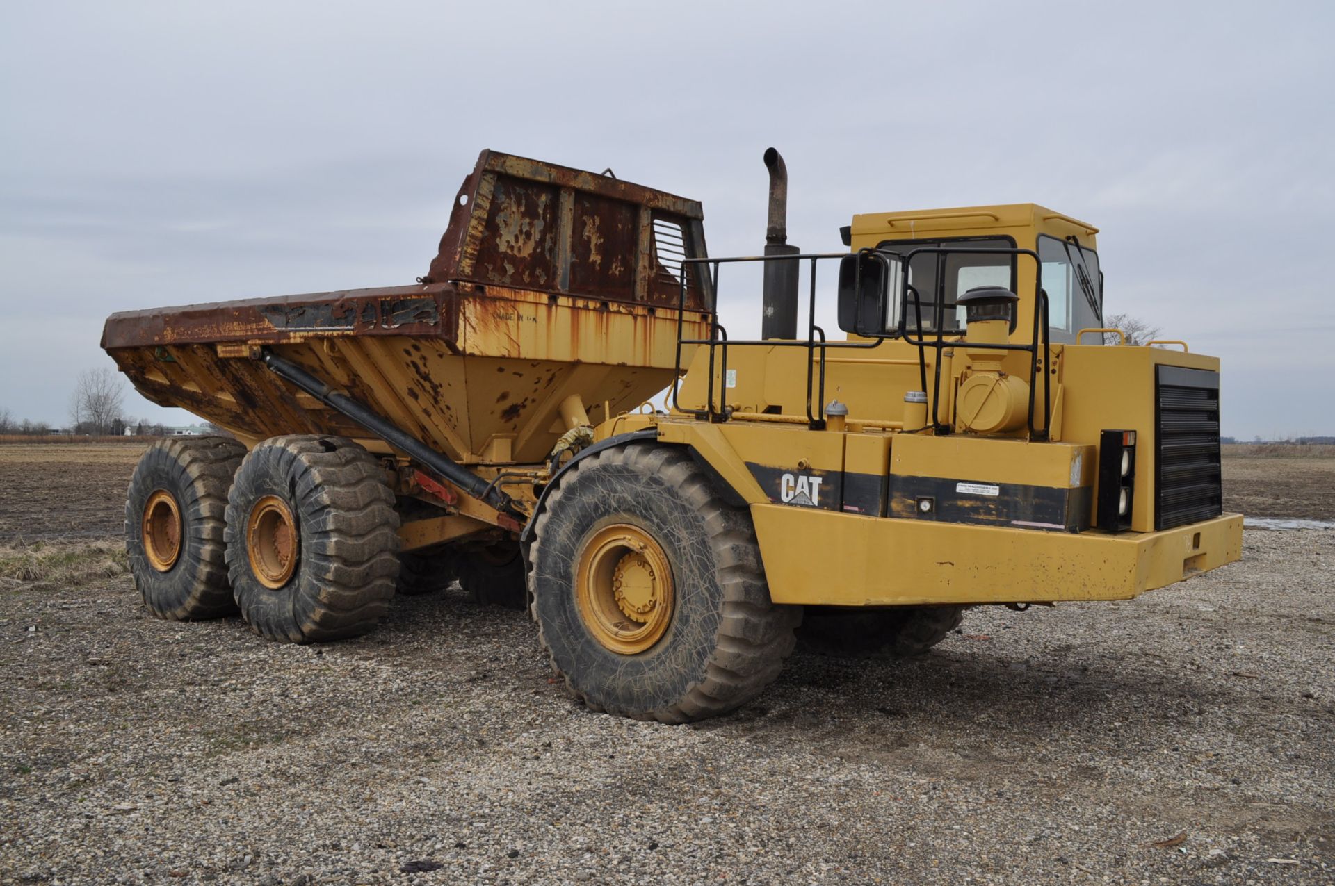 CAT D400D articulated dump truck, 6-wheel, 3406 B CAT engine, 15,539 hrs, SN 8TF00515 - Image 7 of 14