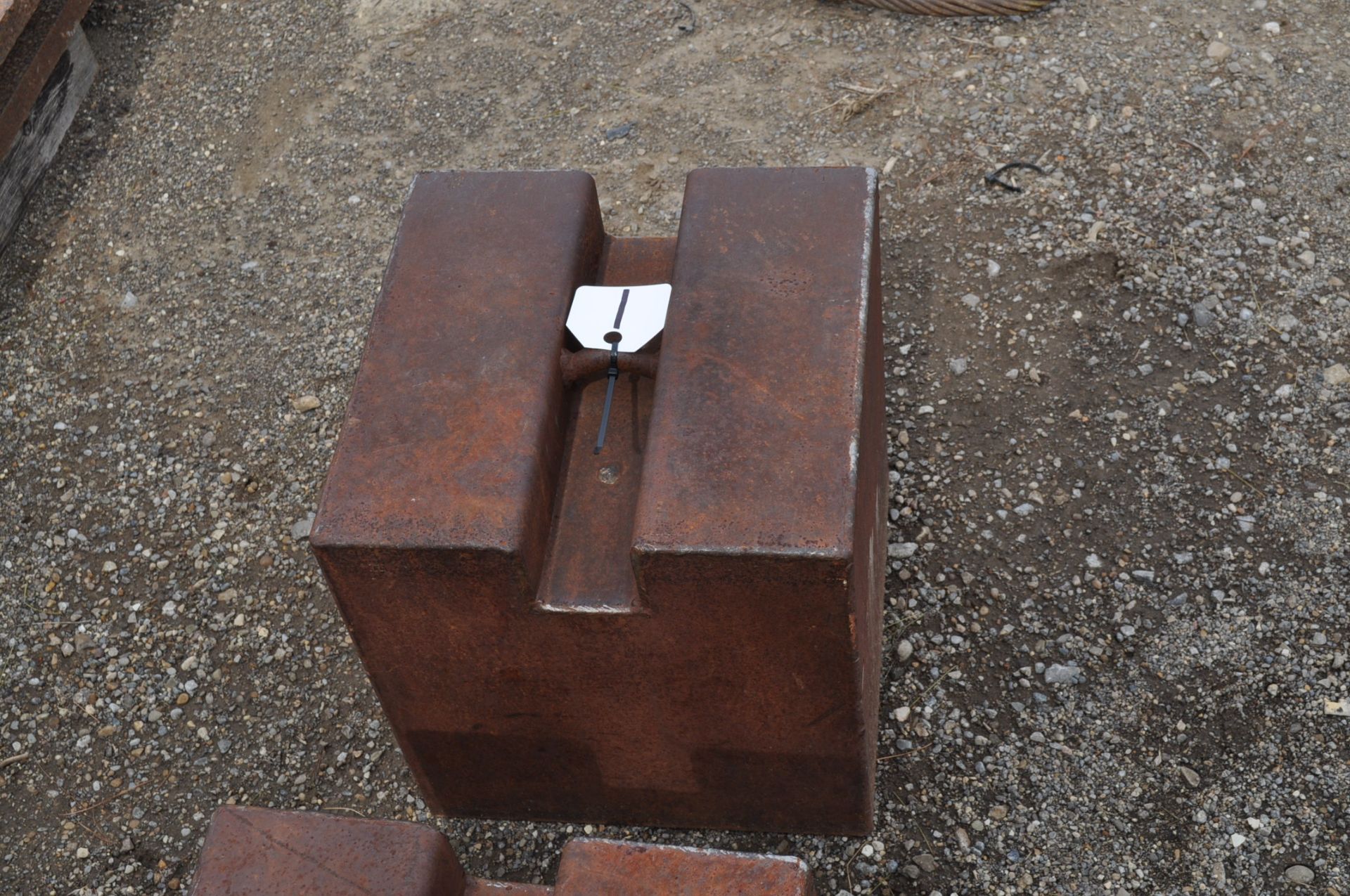 Steel counter weight, 15"x15"x16", solid - Image 3 of 5