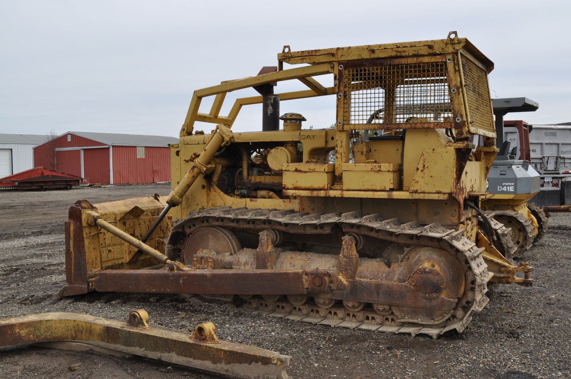 CAT D7 Dozer, electric start, angle blade, power shift, Series F, tree guard, SN 91N1400 - Image 3 of 14