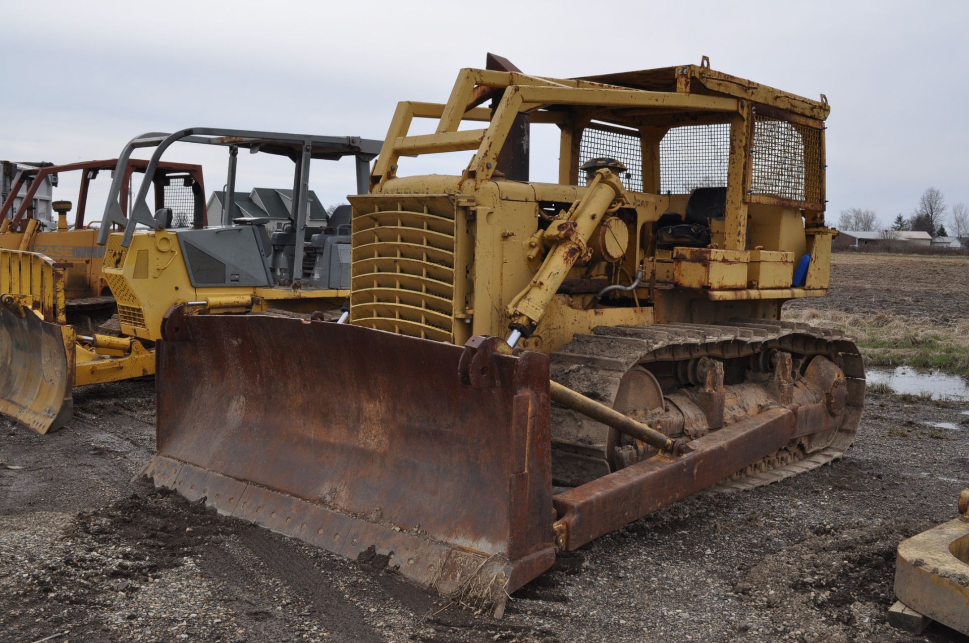 CAT D7 Dozer, electric start, angle blade, power shift, Series F, tree guard, SN 91N1400 - Image 2 of 14