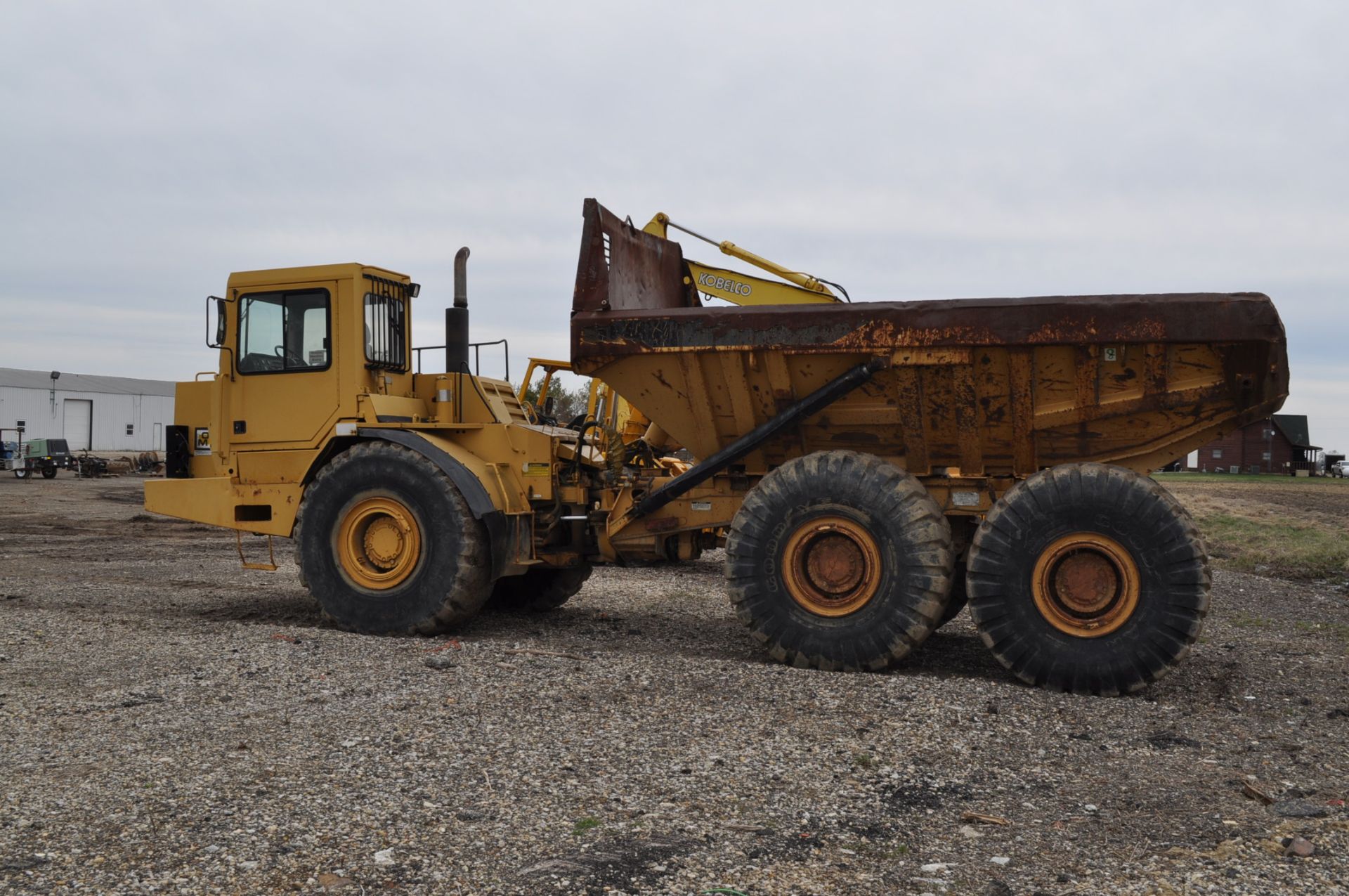 CAT D400D articulated dump truck, 6-wheel, 3406 B CAT engine, 15,539 hrs, SN 8TF00515 - Image 4 of 14