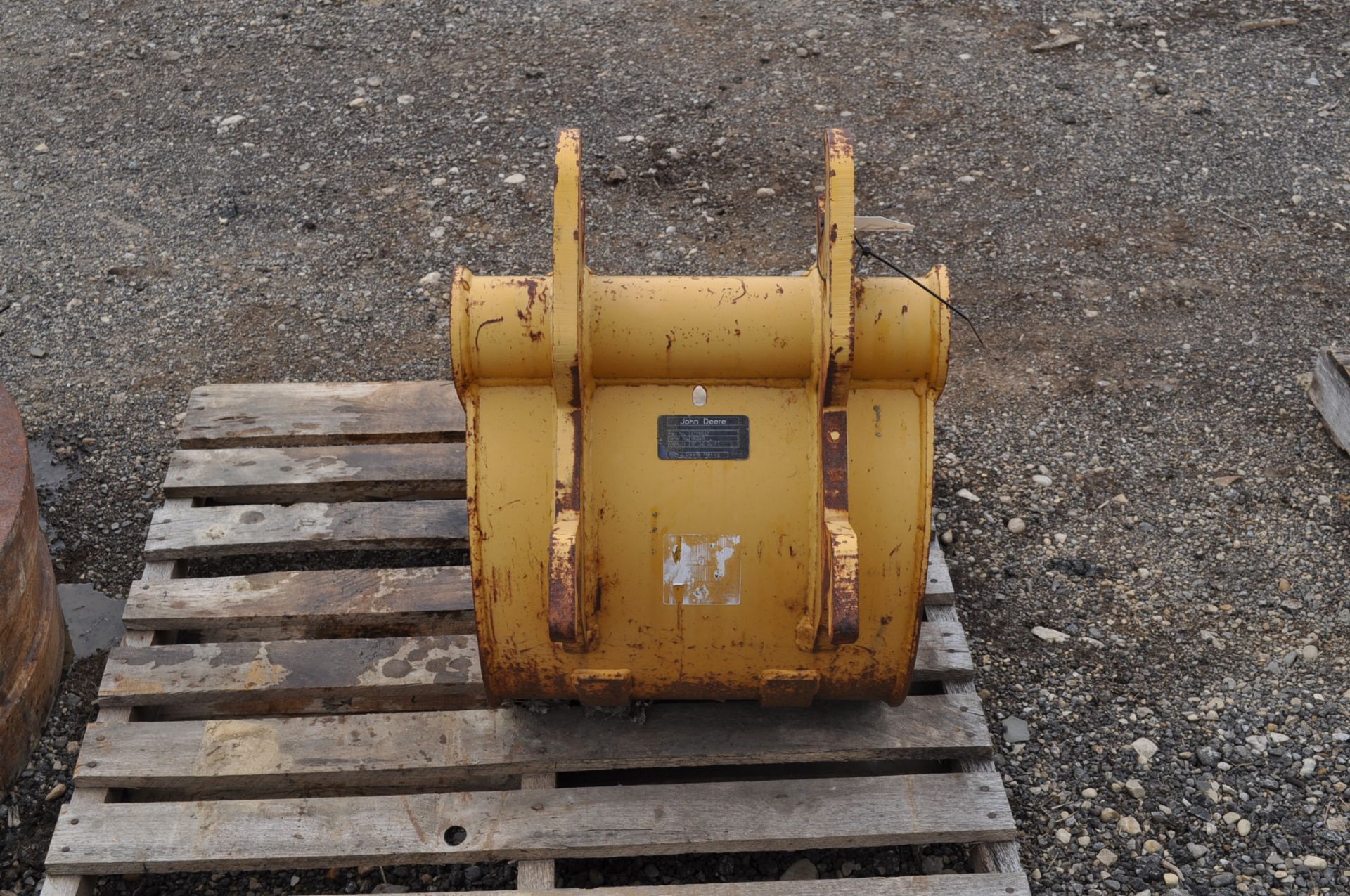 18” excavator bucket for John Deere excavator - Image 3 of 4