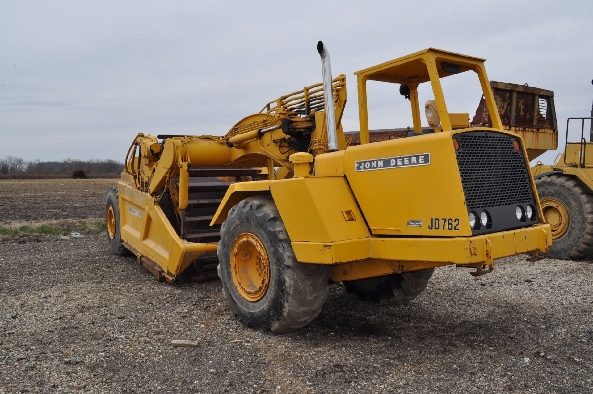 John Deere 762 Elevated Scraper, laser display and mast, 3,277 hrs, SN 002145T