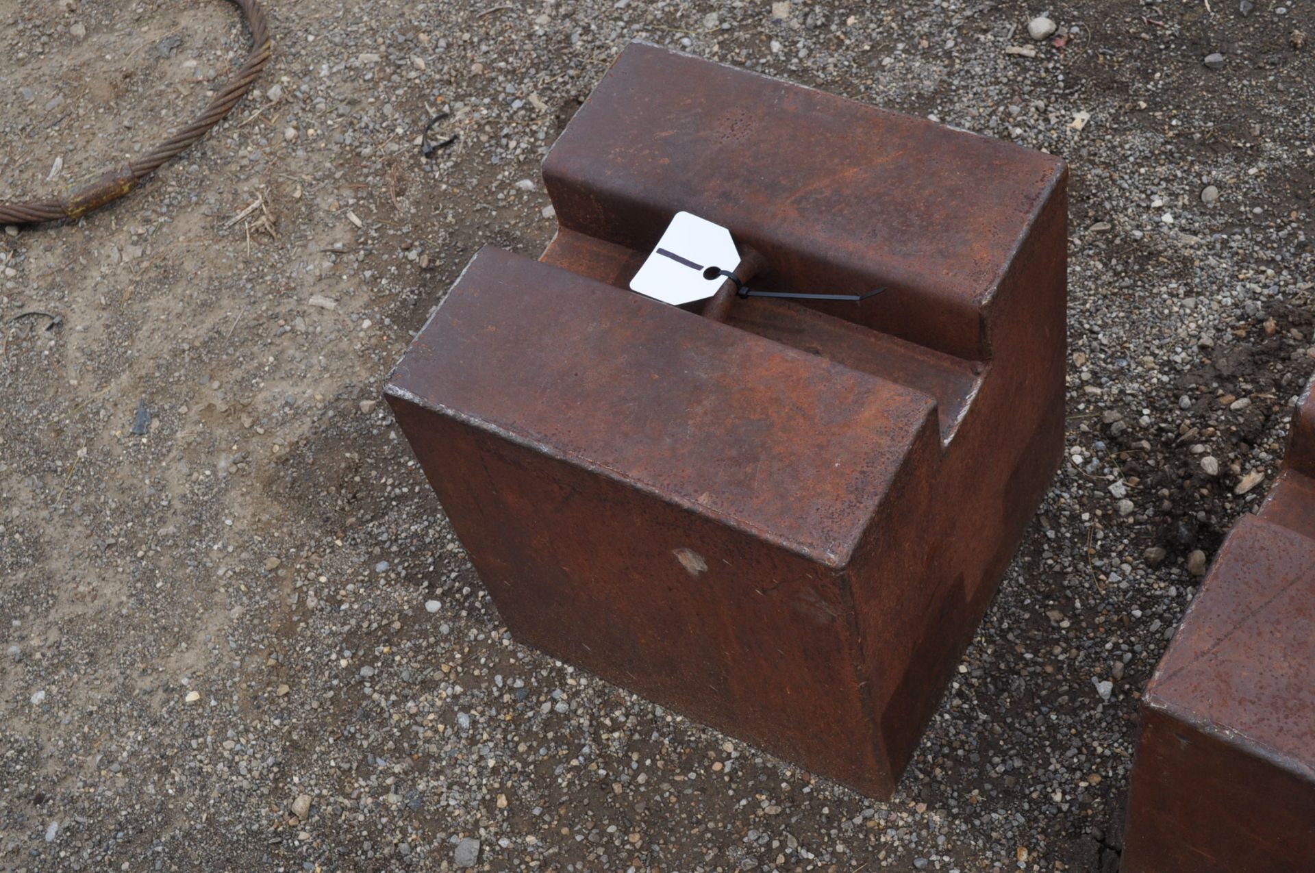 Steel counter weight, 15"x15"x16", solid - Image 4 of 5