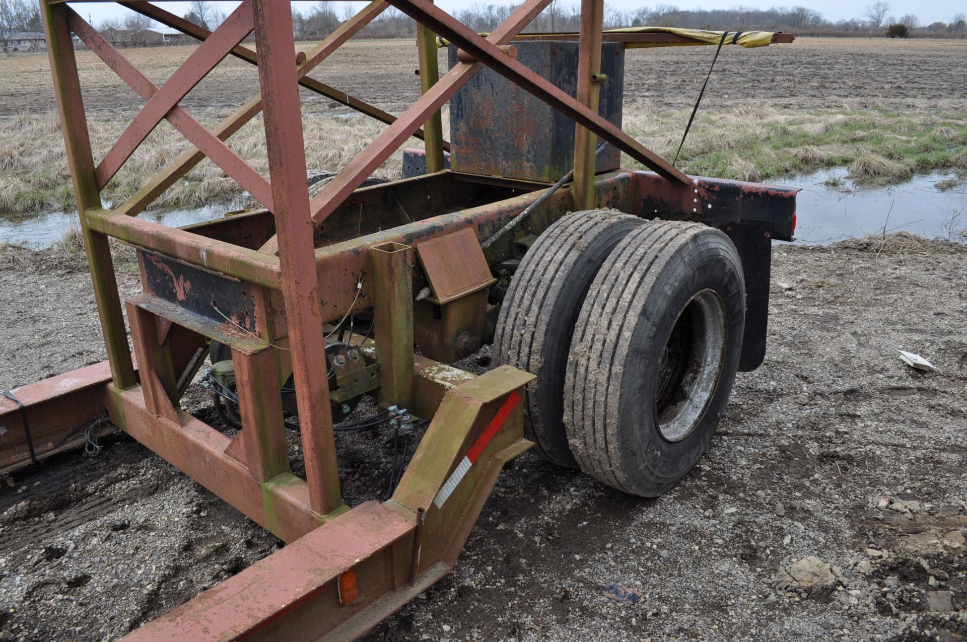 53’ tank trailer, 37’ well, single axle, air ride, dump valve, 6'2" wide, 11R22.5 on Dayton rims - Image 3 of 9
