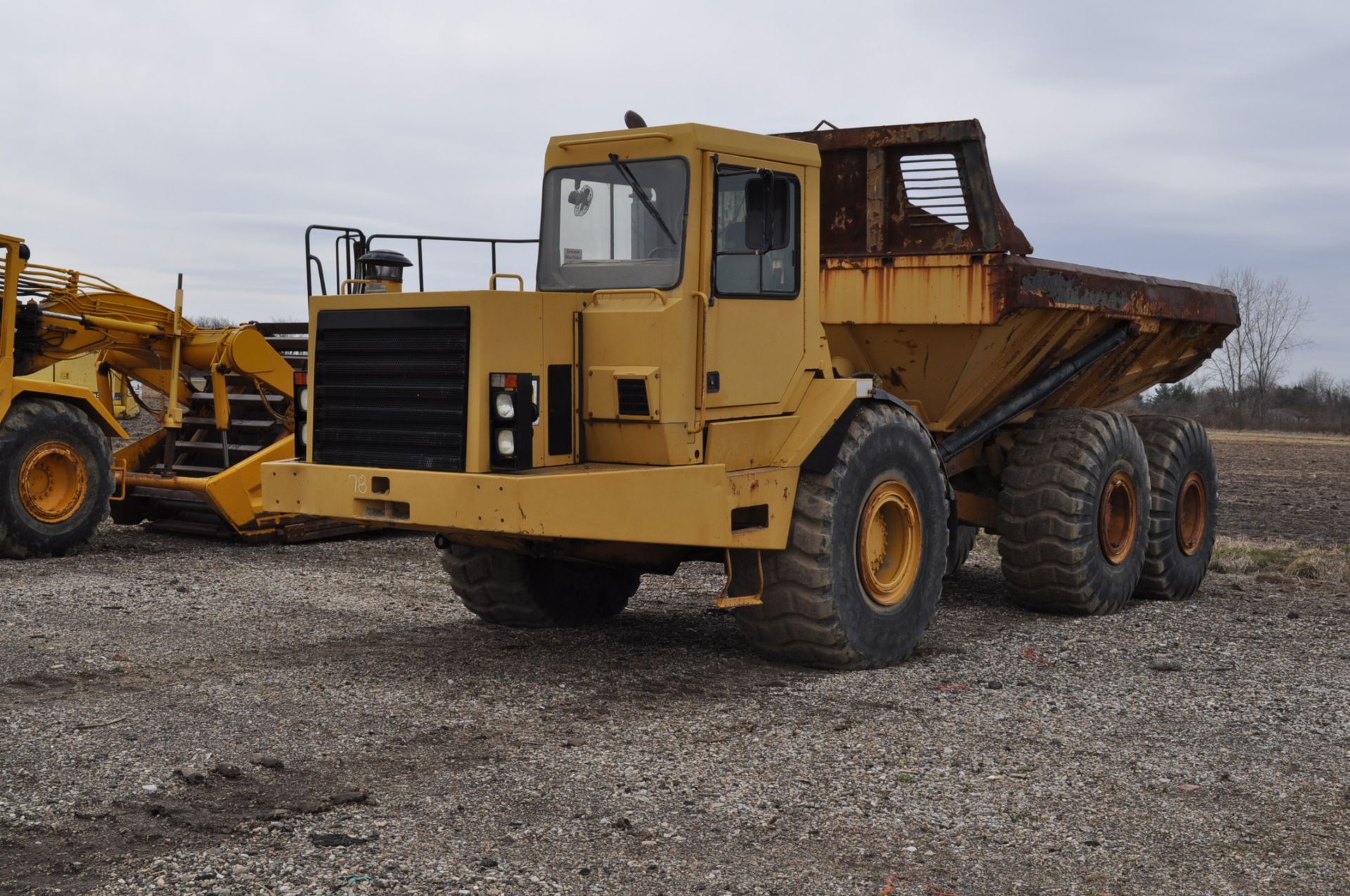 CAT D400D articulated dump truck, 6-wheel, 3406 B CAT engine, 15,539 hrs, SN 8TF00515 - Image 2 of 14