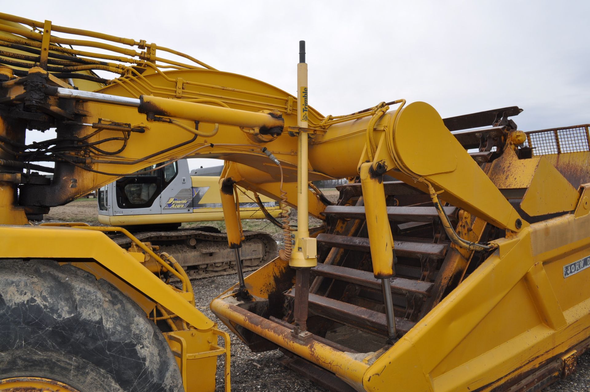 John Deere 762 Elevated Scraper, laser display and mast, 3,277 hrs, SN 002145T - Image 13 of 15